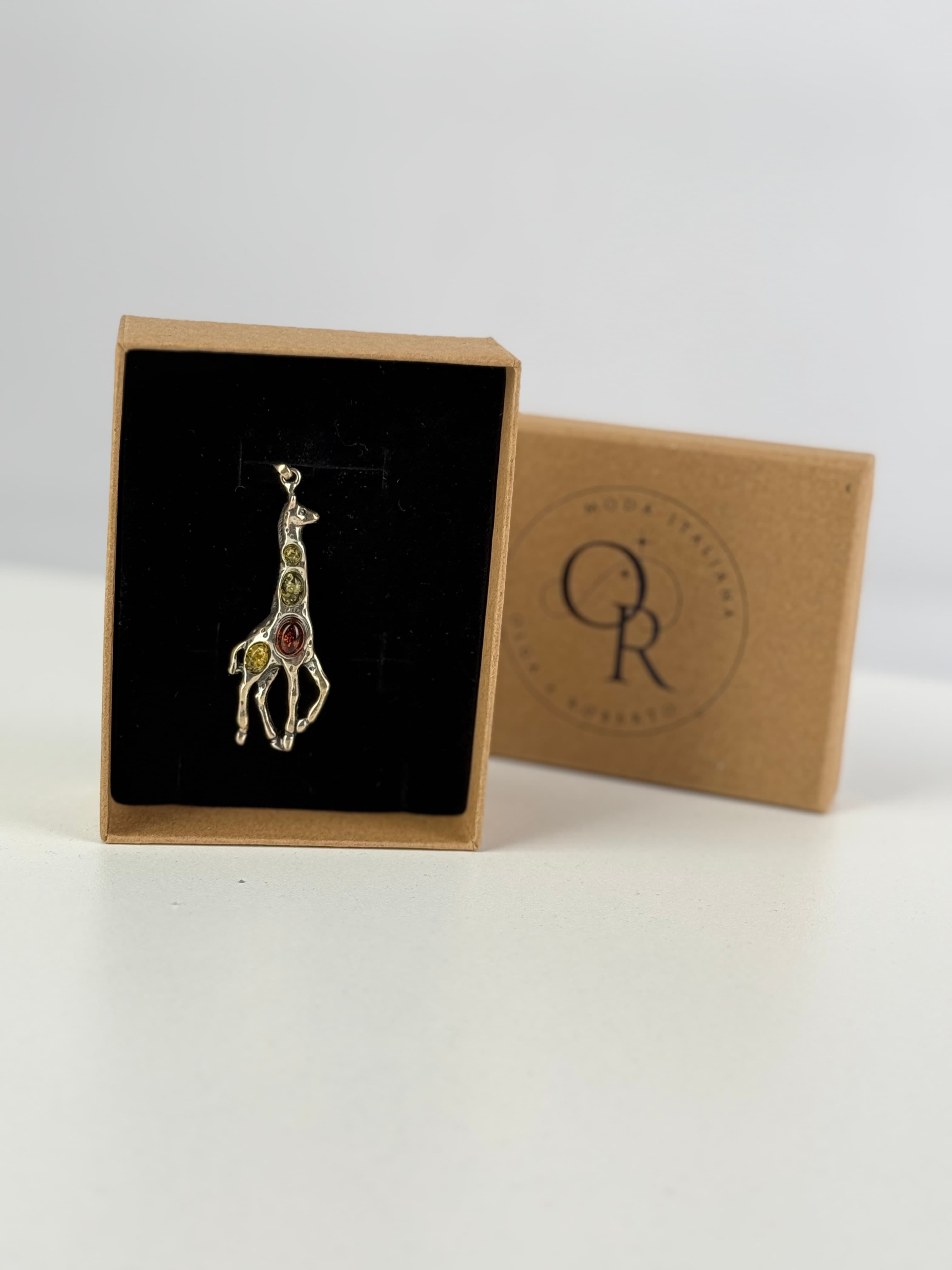 Zawieszka żyrafa z bursztynem