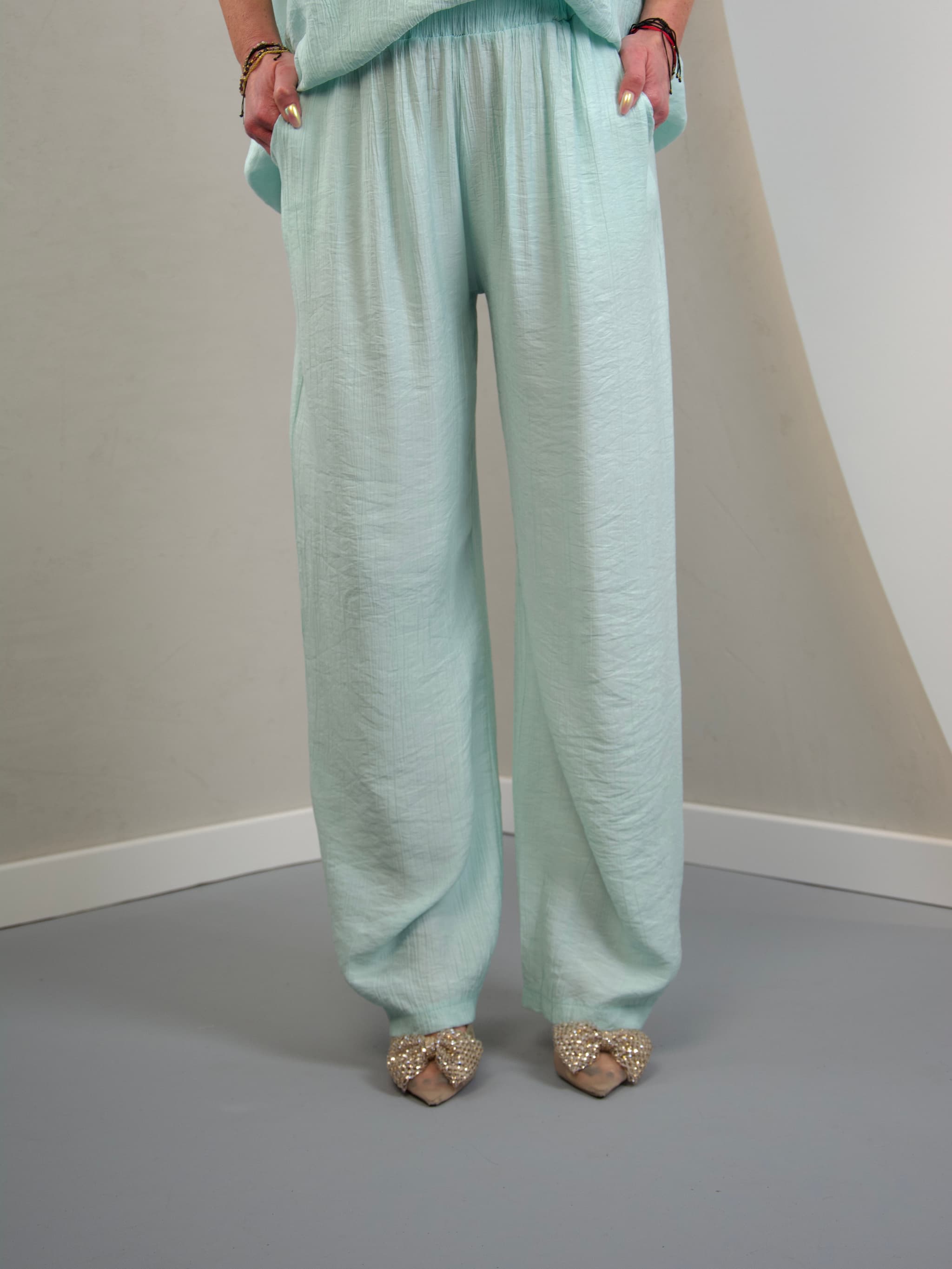 Wide-leg trousers