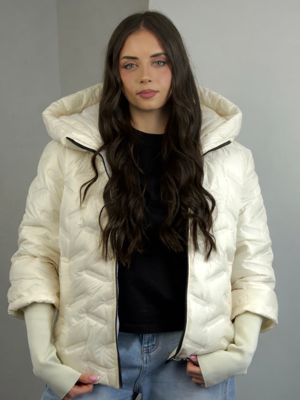 Spring jacket with knitted sleeves