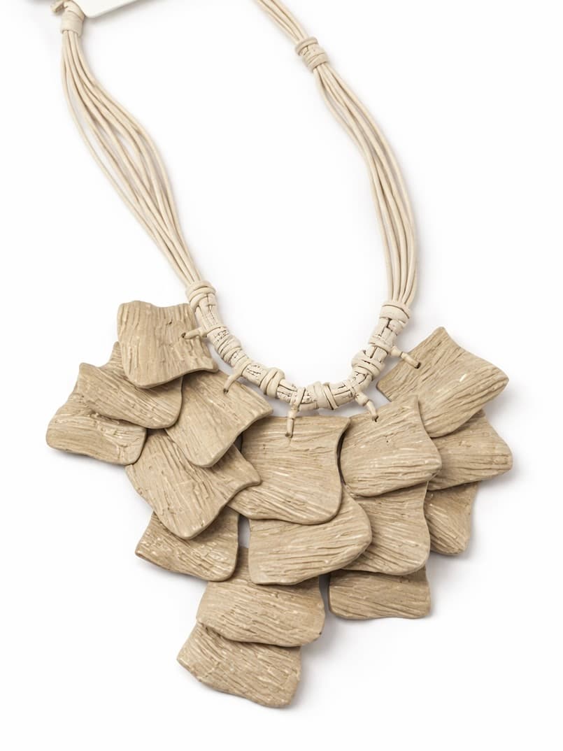 Naszyjnik  z kamieniami kość słoniowa