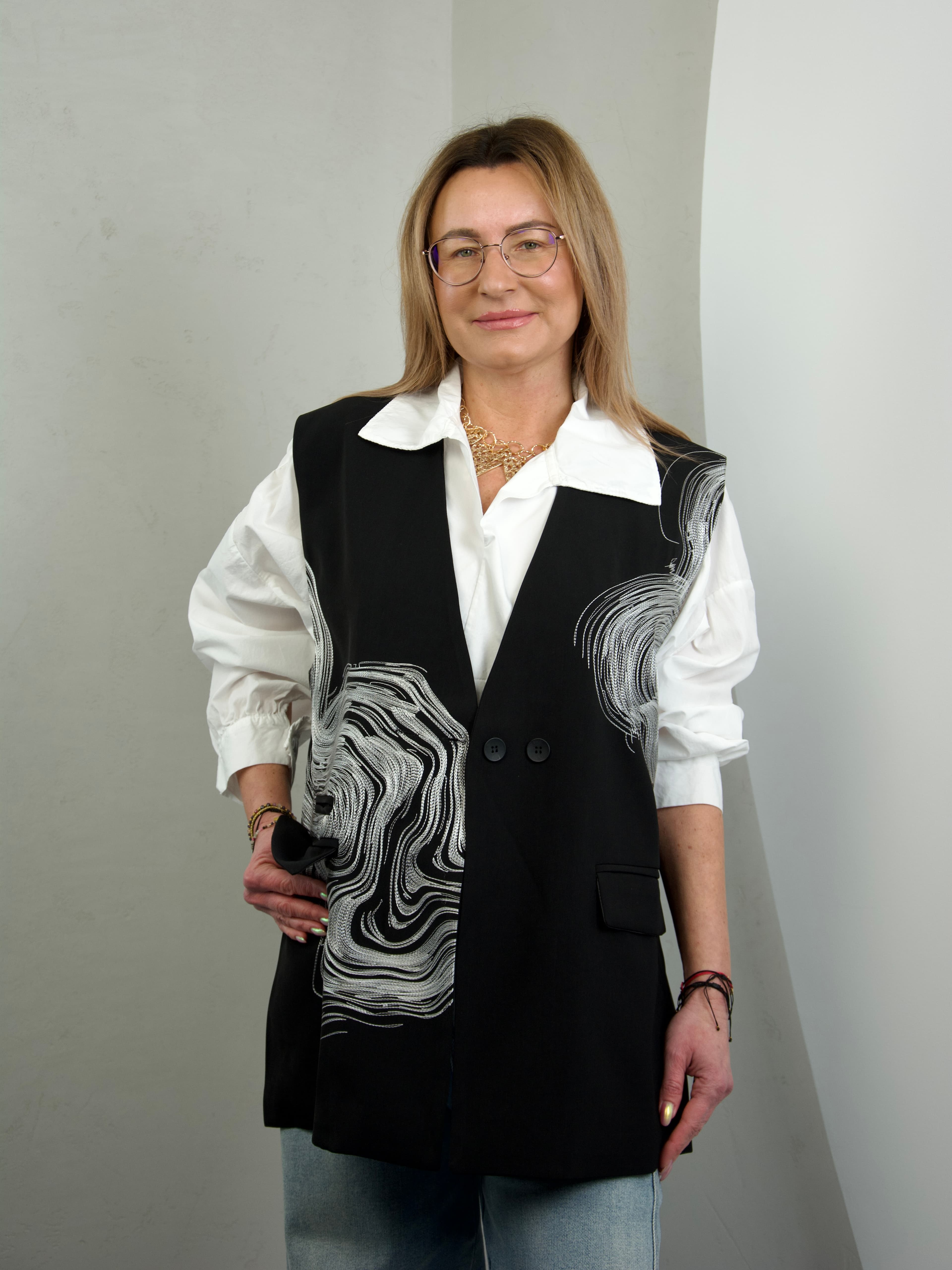 Kamizelka z niteczkami