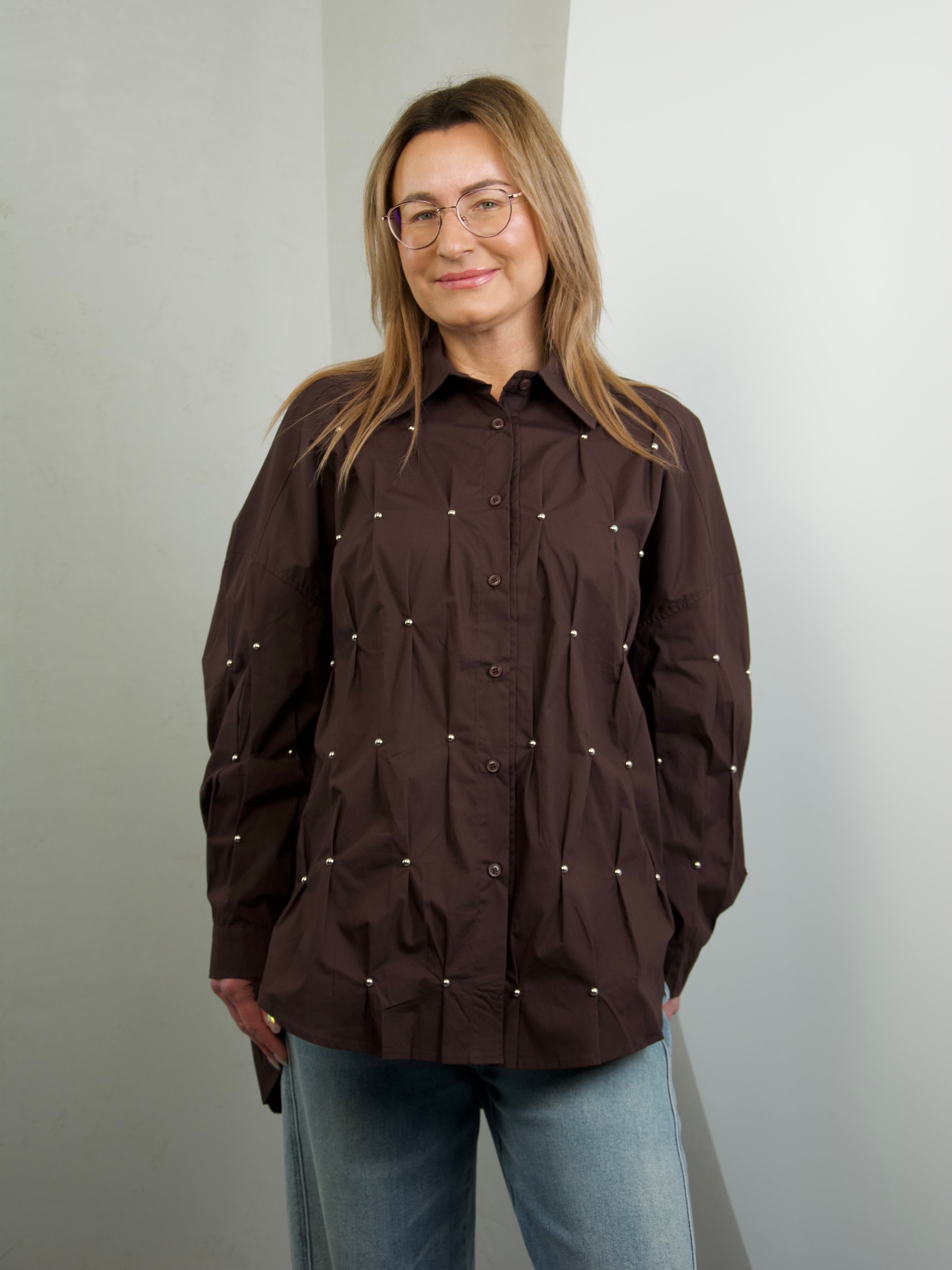 Koszula ze srebrnymi jetami