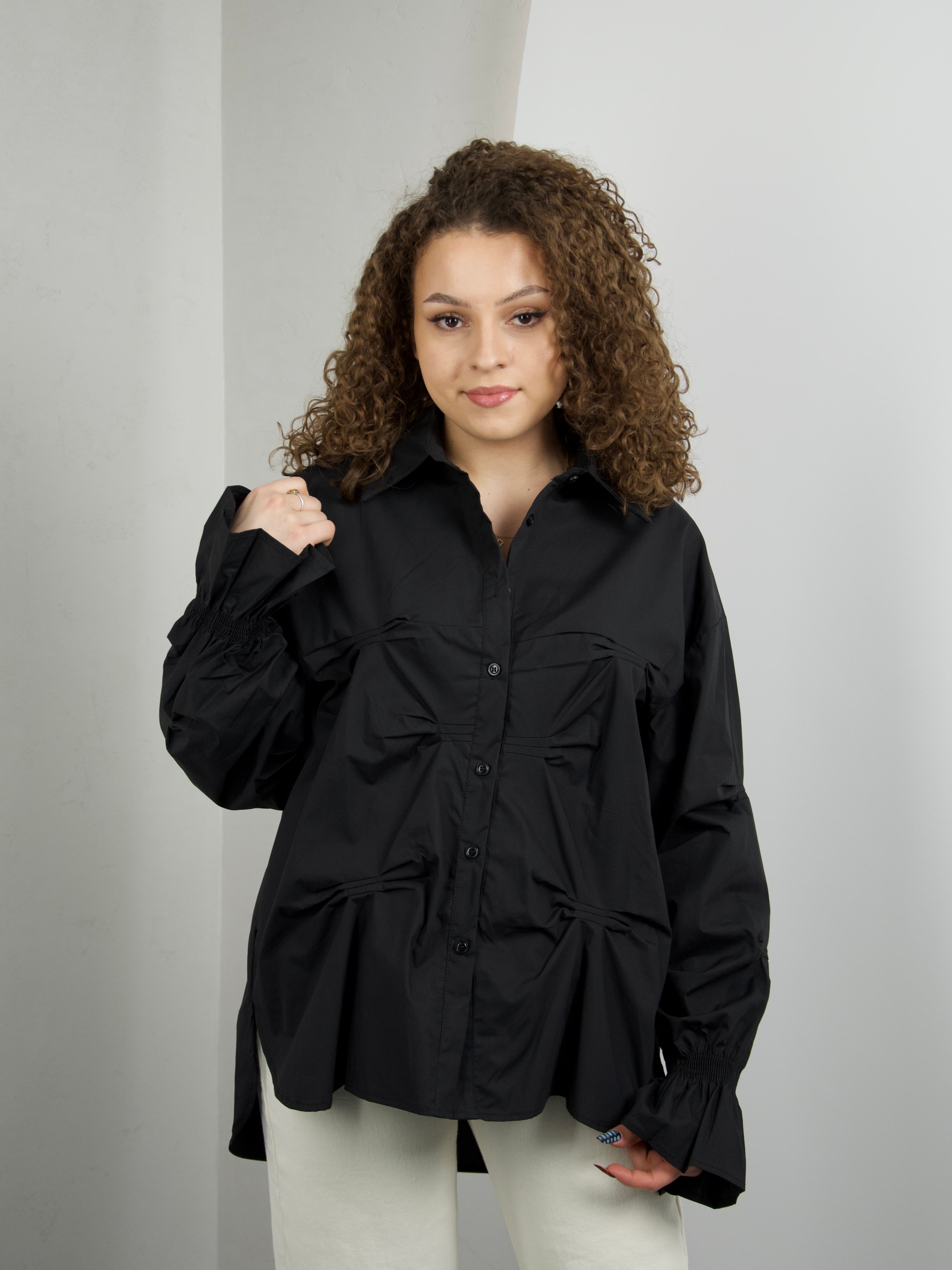 Koszula ze ściągaczami na rękawie