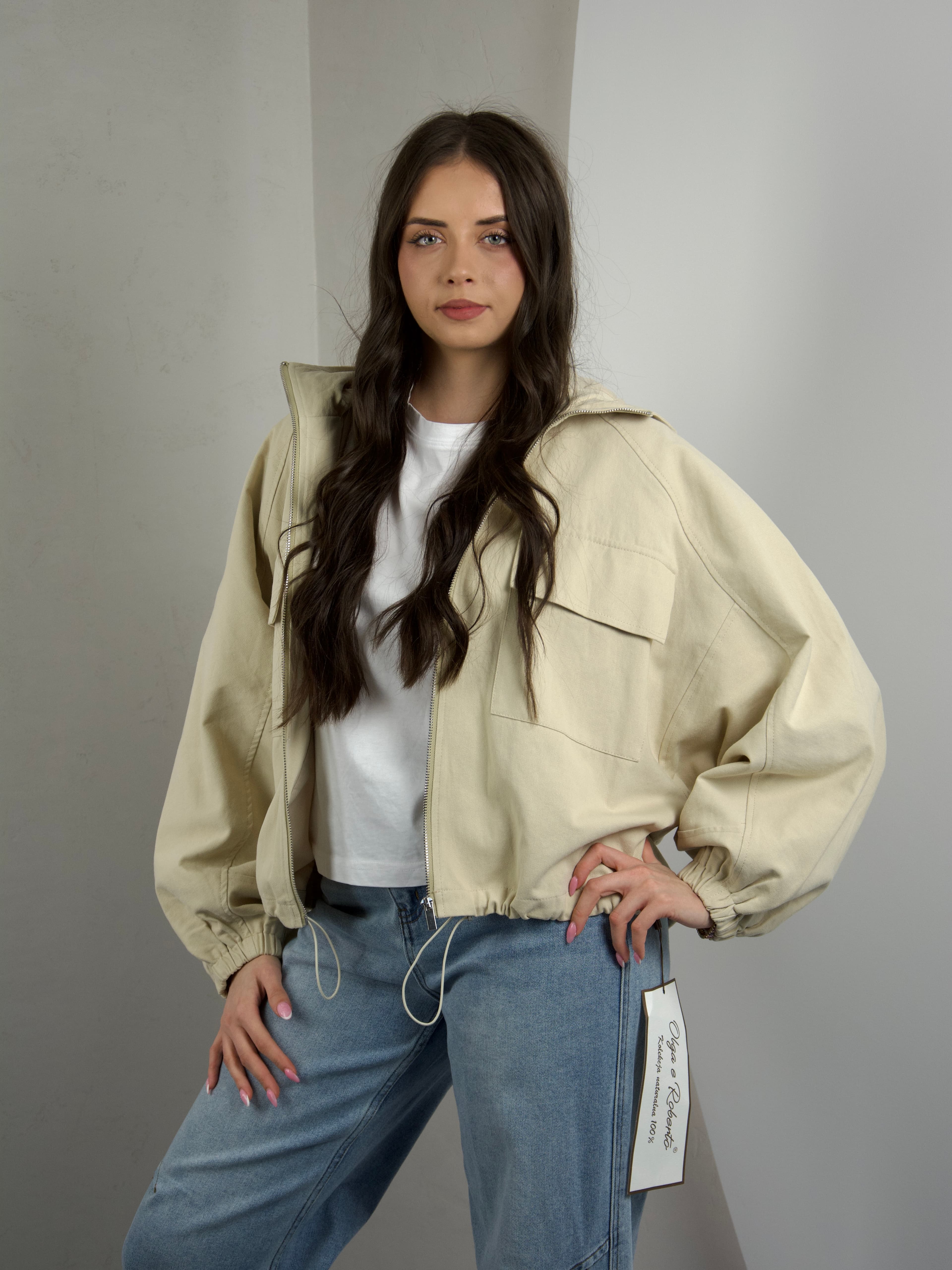 Kurtka bomberka z kapturem