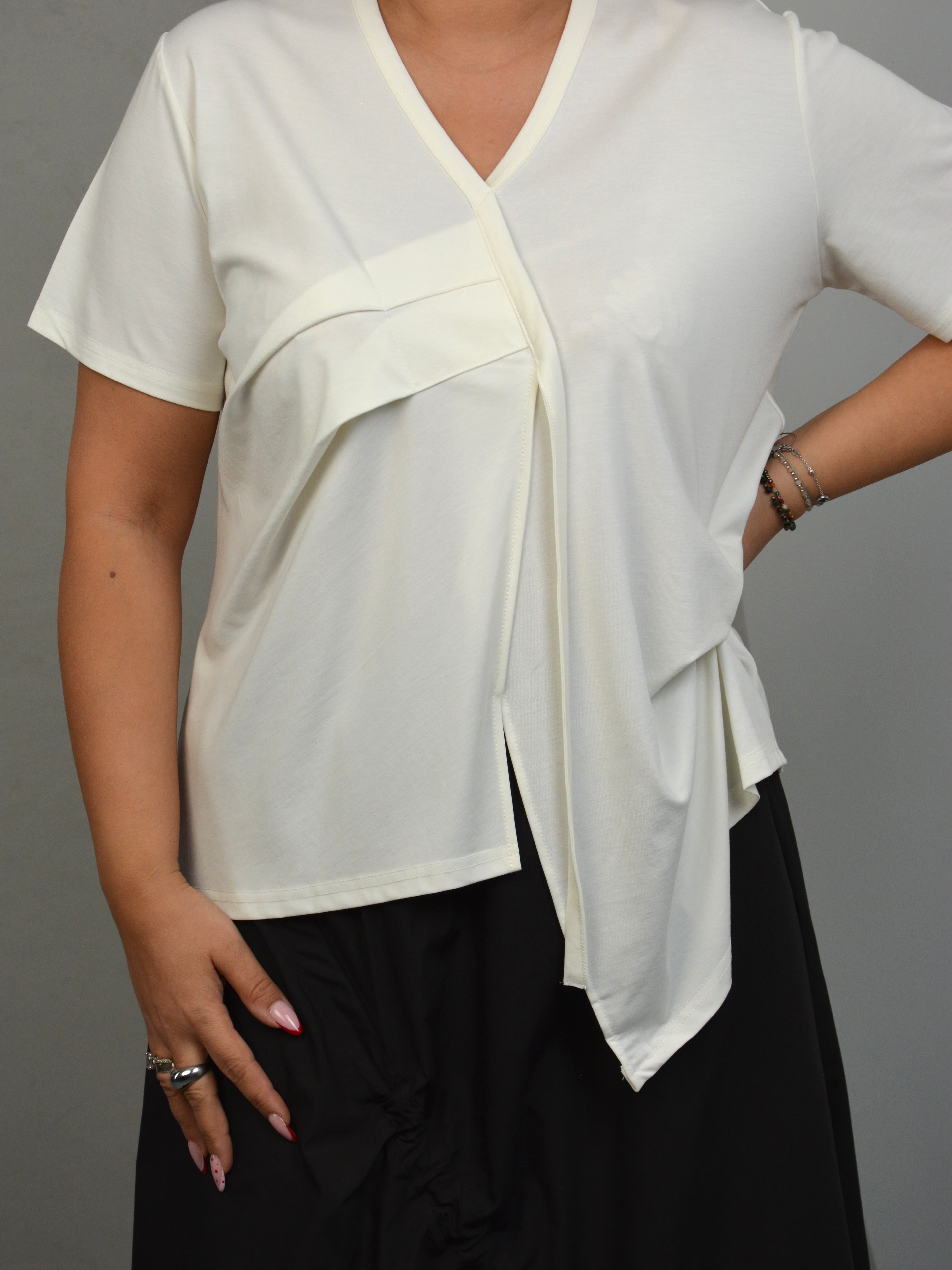 Bluzka z przeszyciami