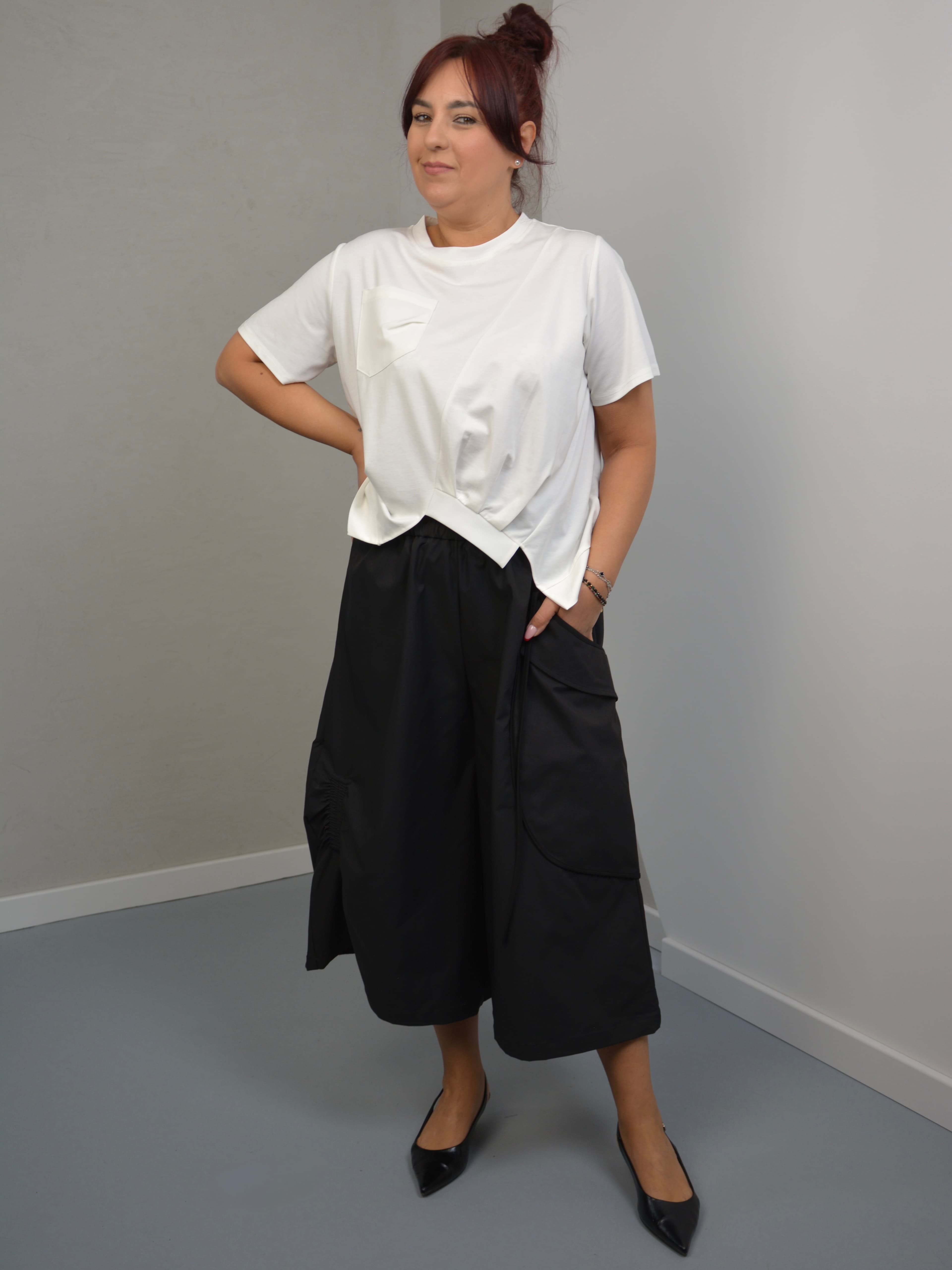 Spodnie z duża kieszenia