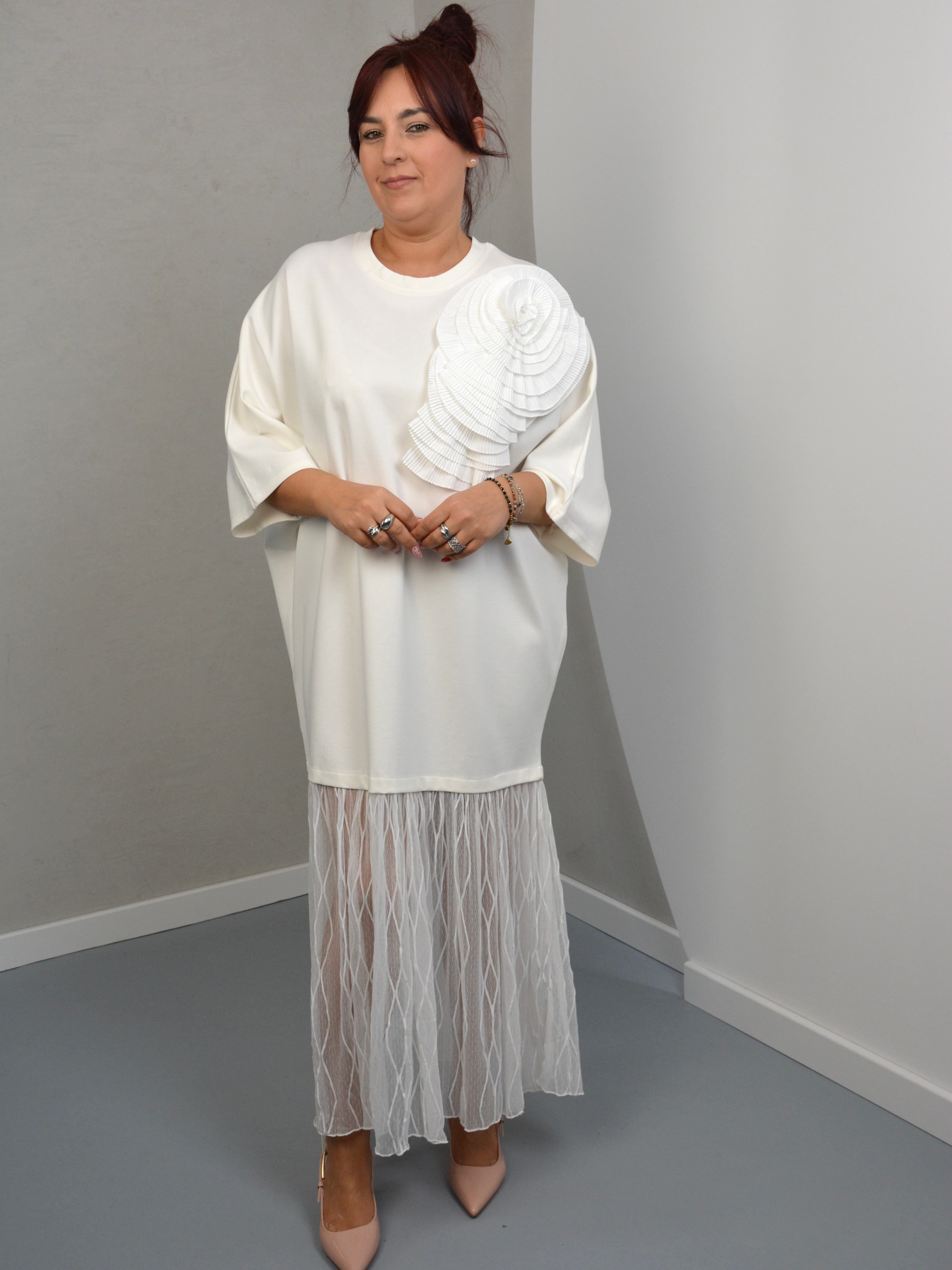 Sukienka z tiulem na dole