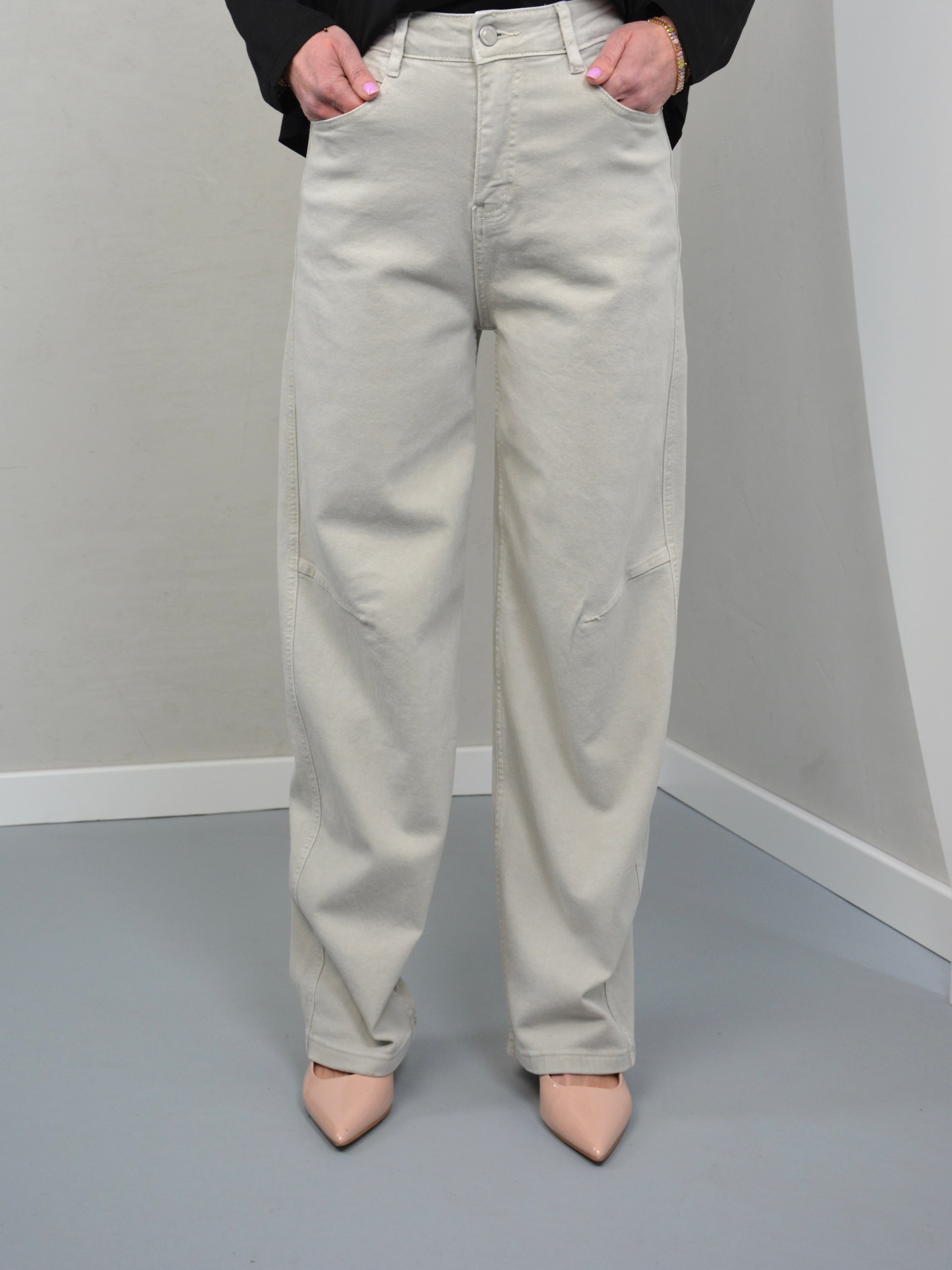 Spodnie jeansowe z przeszyciami