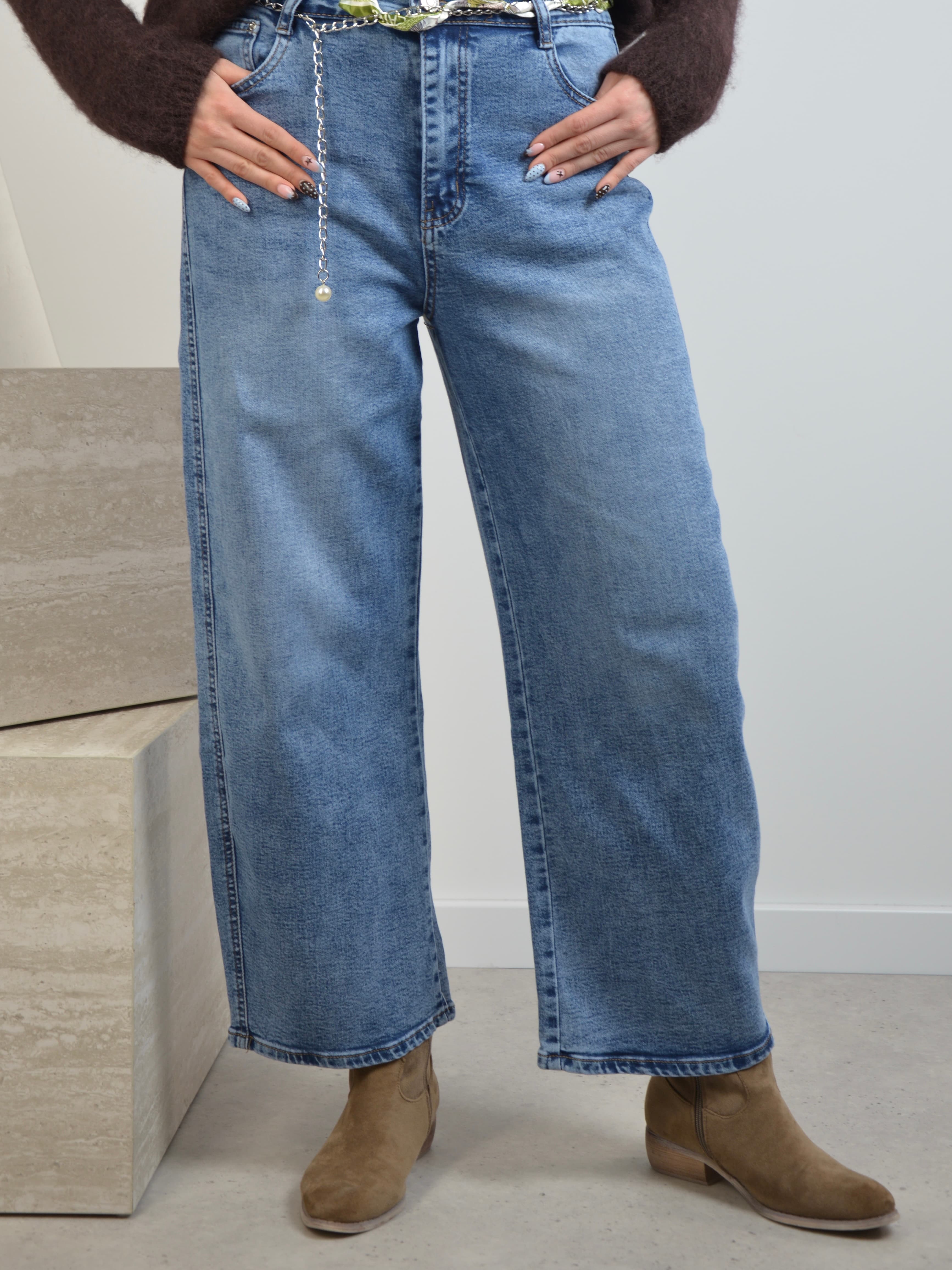 Spodnie z ozdobym łańcuchowym paskiem