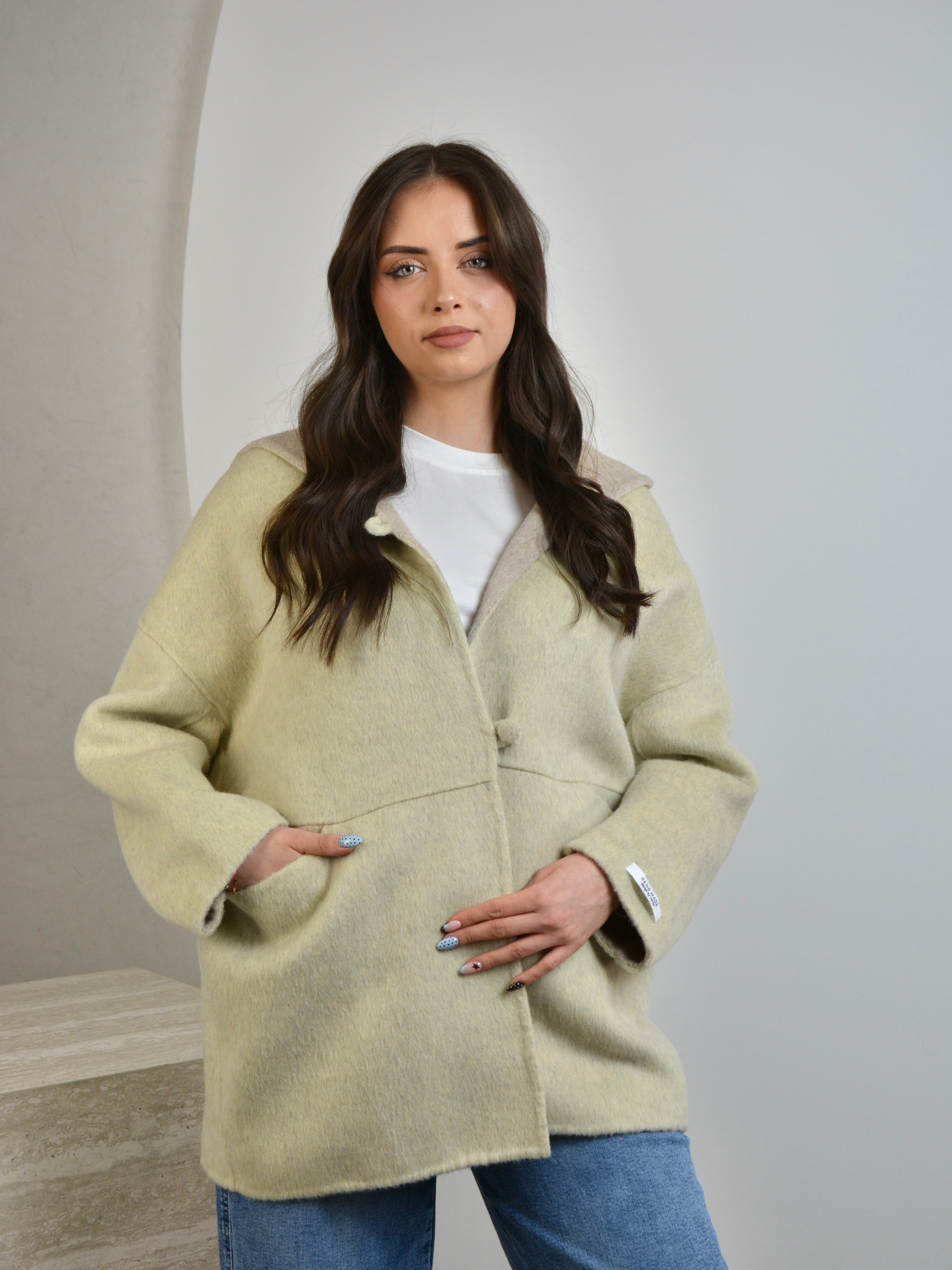 Płaszcz wełniany z kapturem