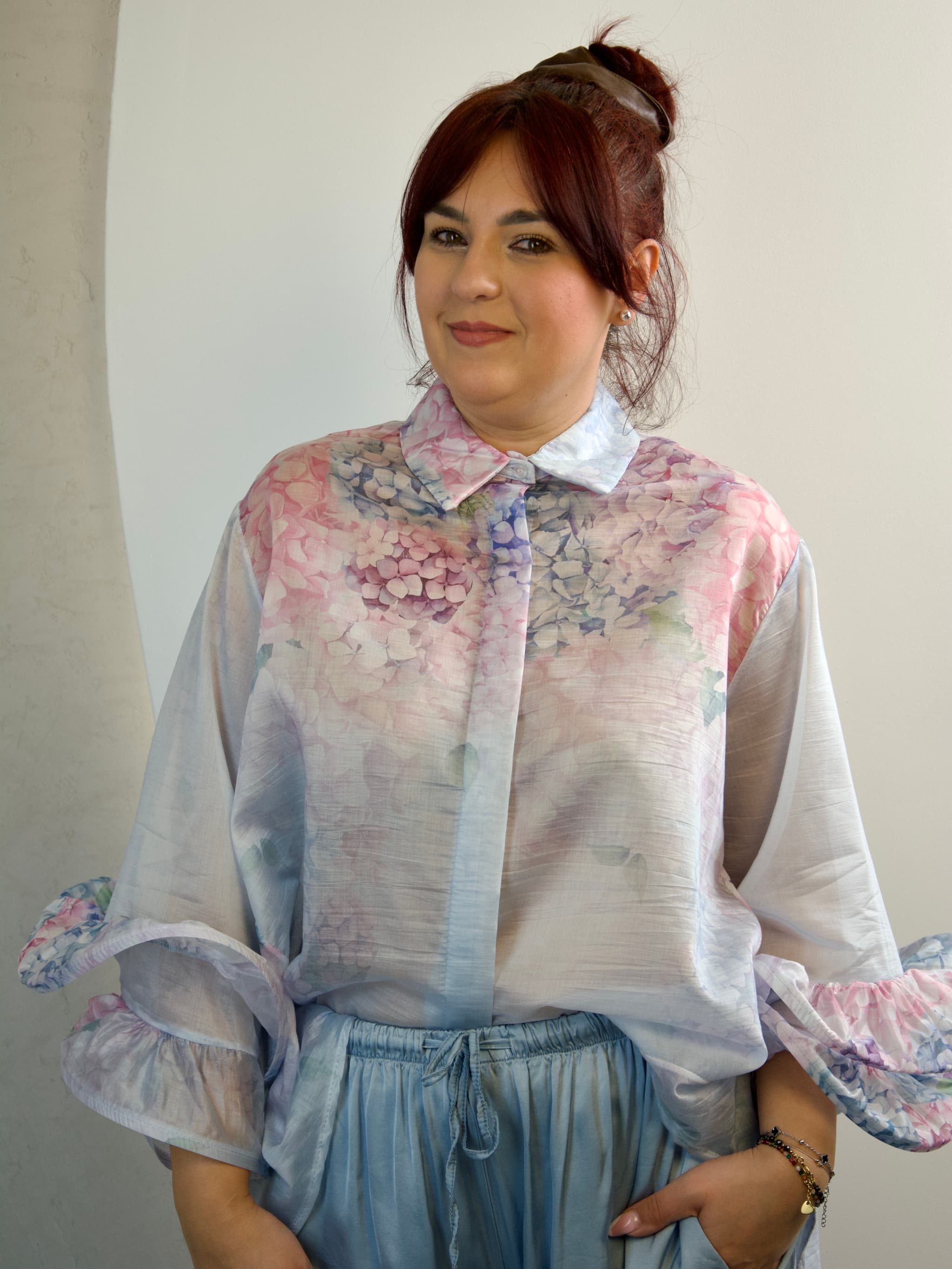 Mist shirt with puffed sleeves