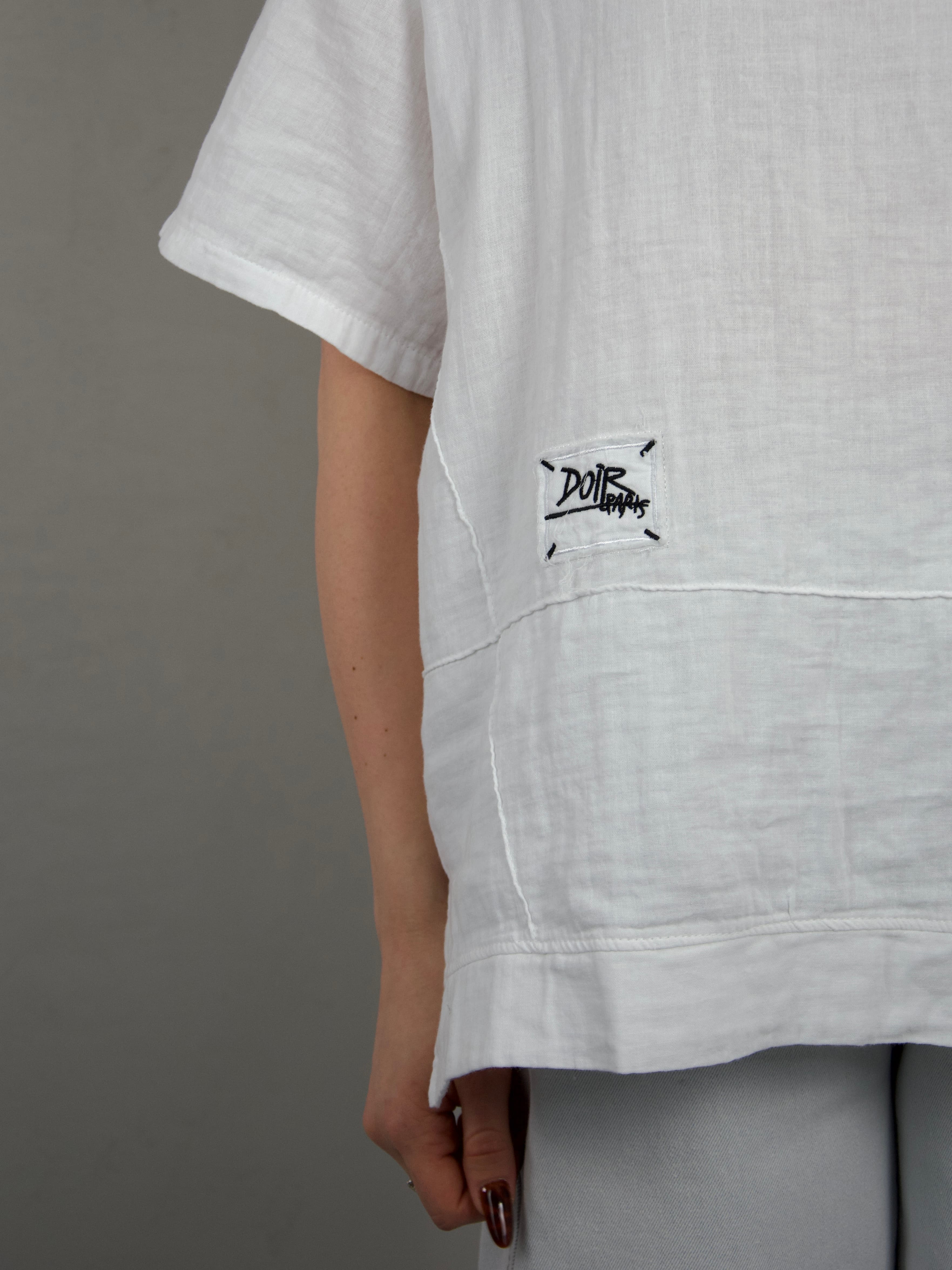 Cotton blouse with a patch