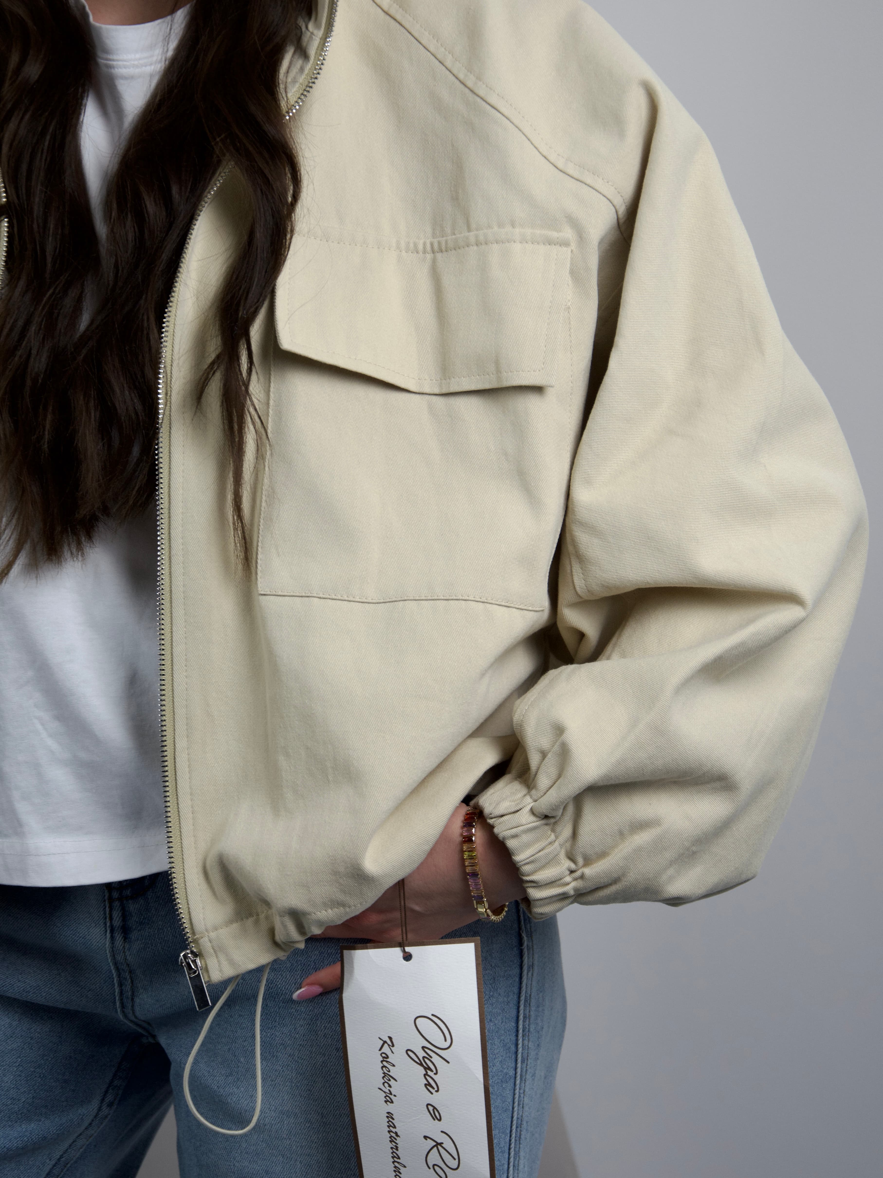 Kurtka bomberka z kapturem