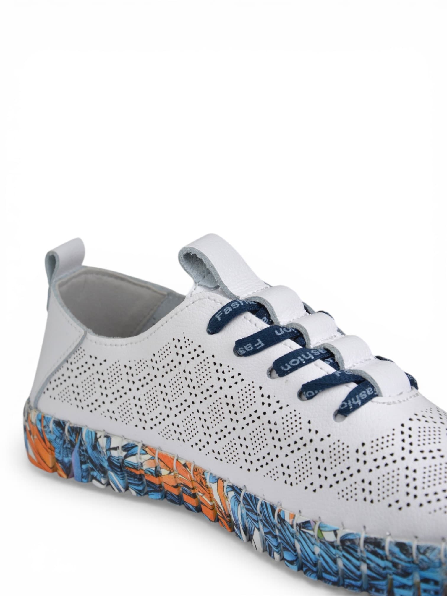 Buty skórzane z kolorową podeszwą