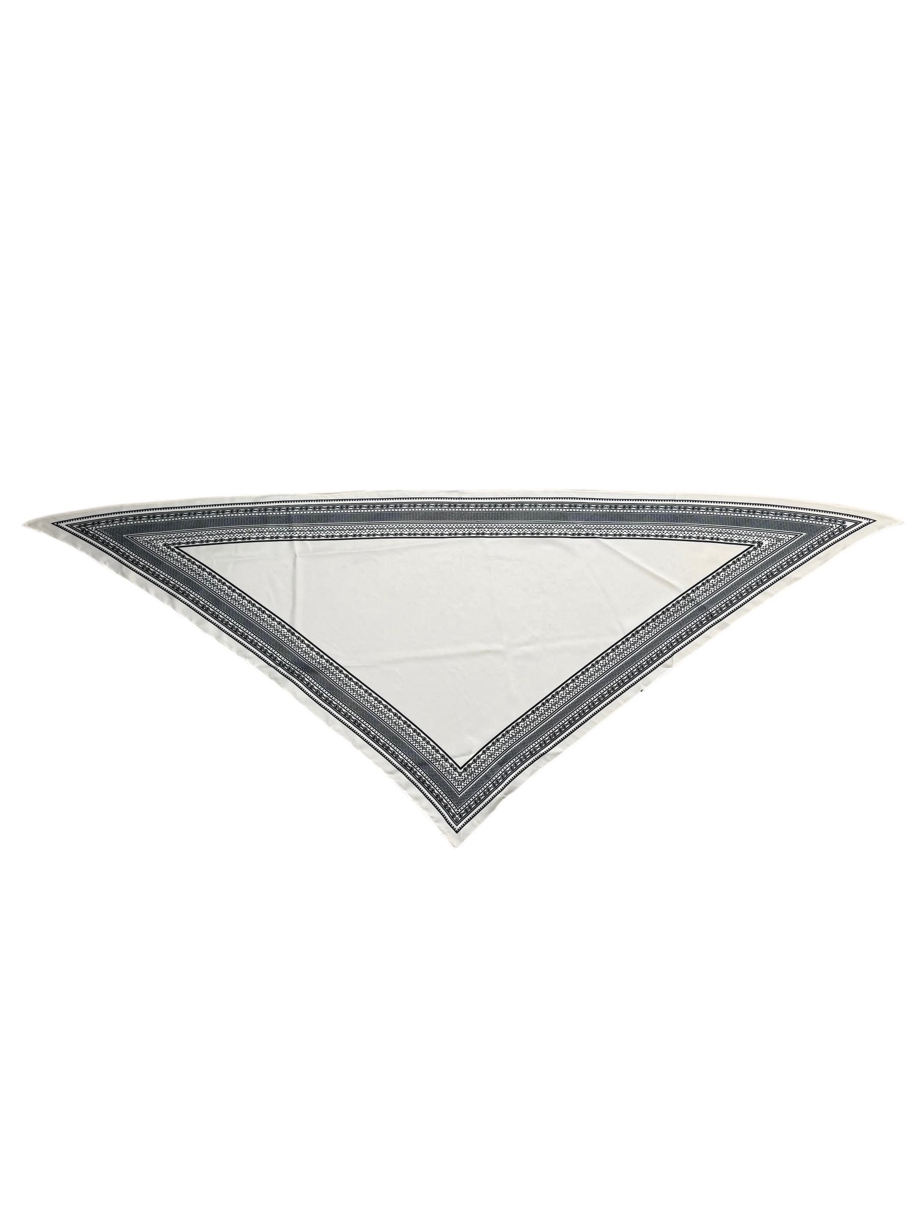 Gawroszka trójkątna we wzory