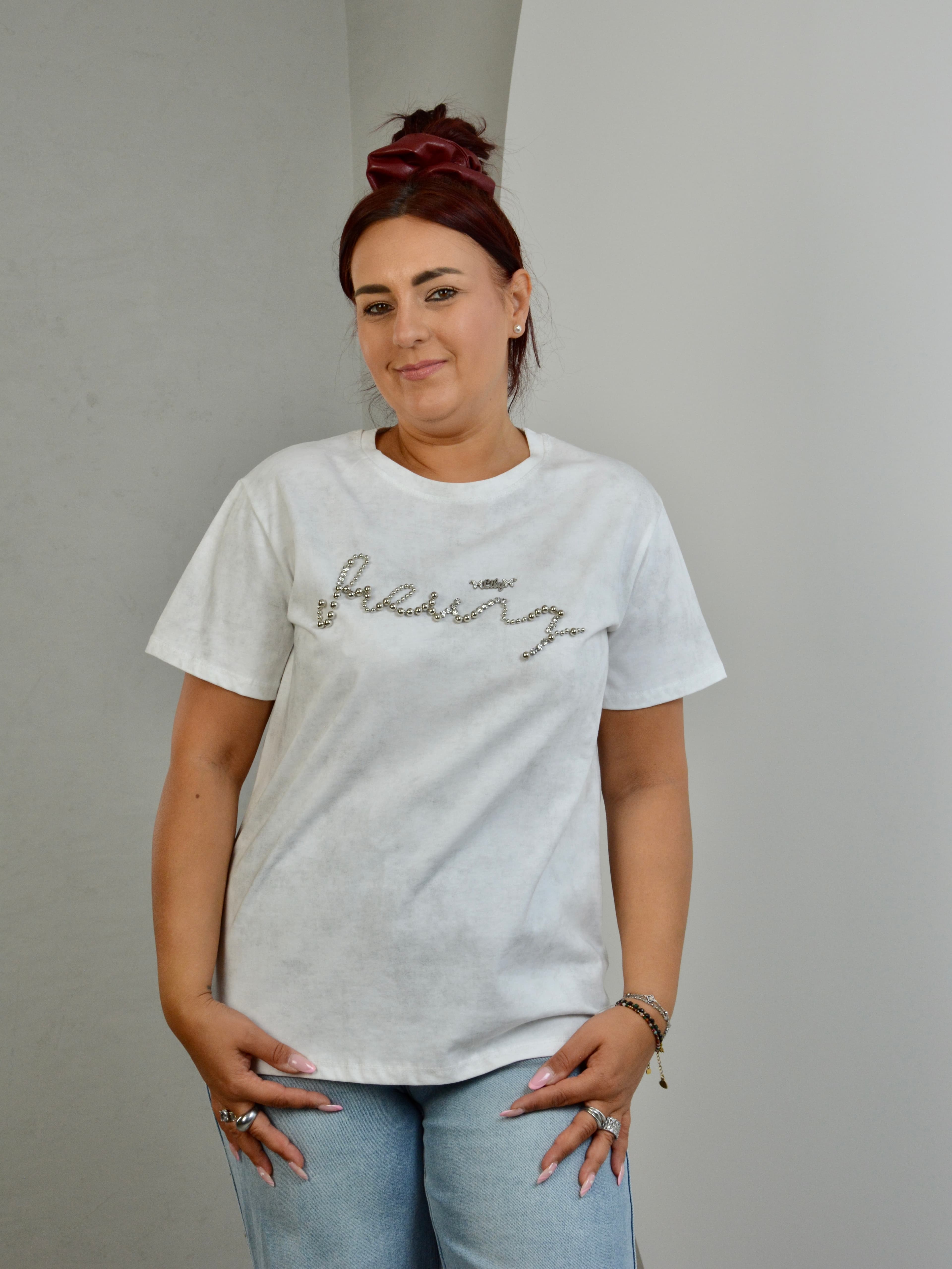 T-shirt  z cyrkonowym napisem
