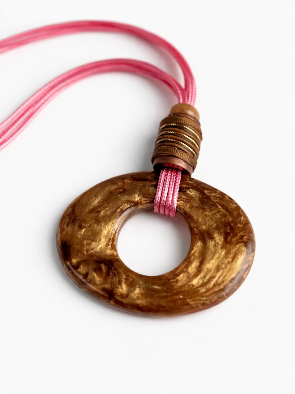 Wisior Alex Max różowy z kołem