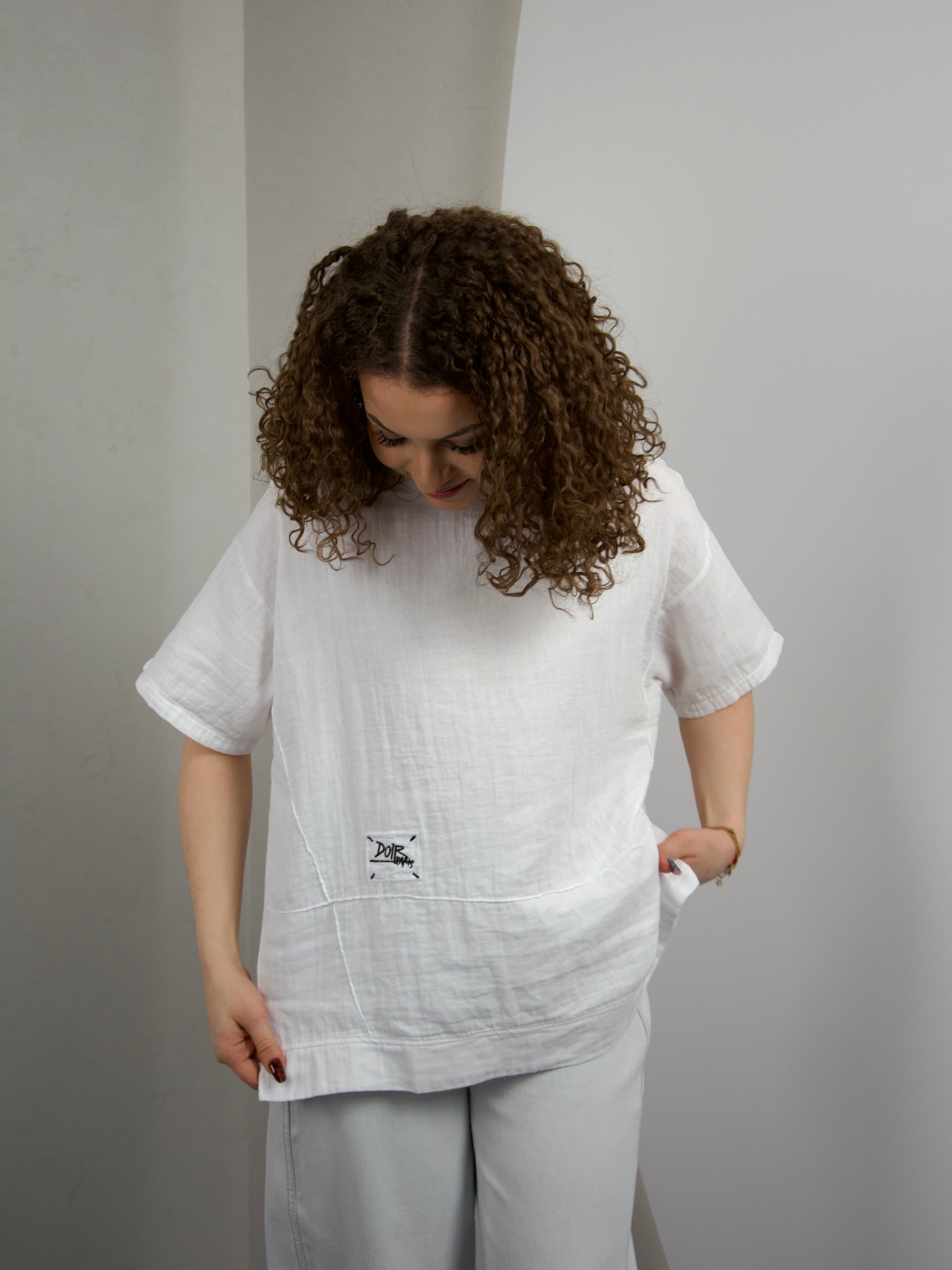 Cotton blouse with a patch