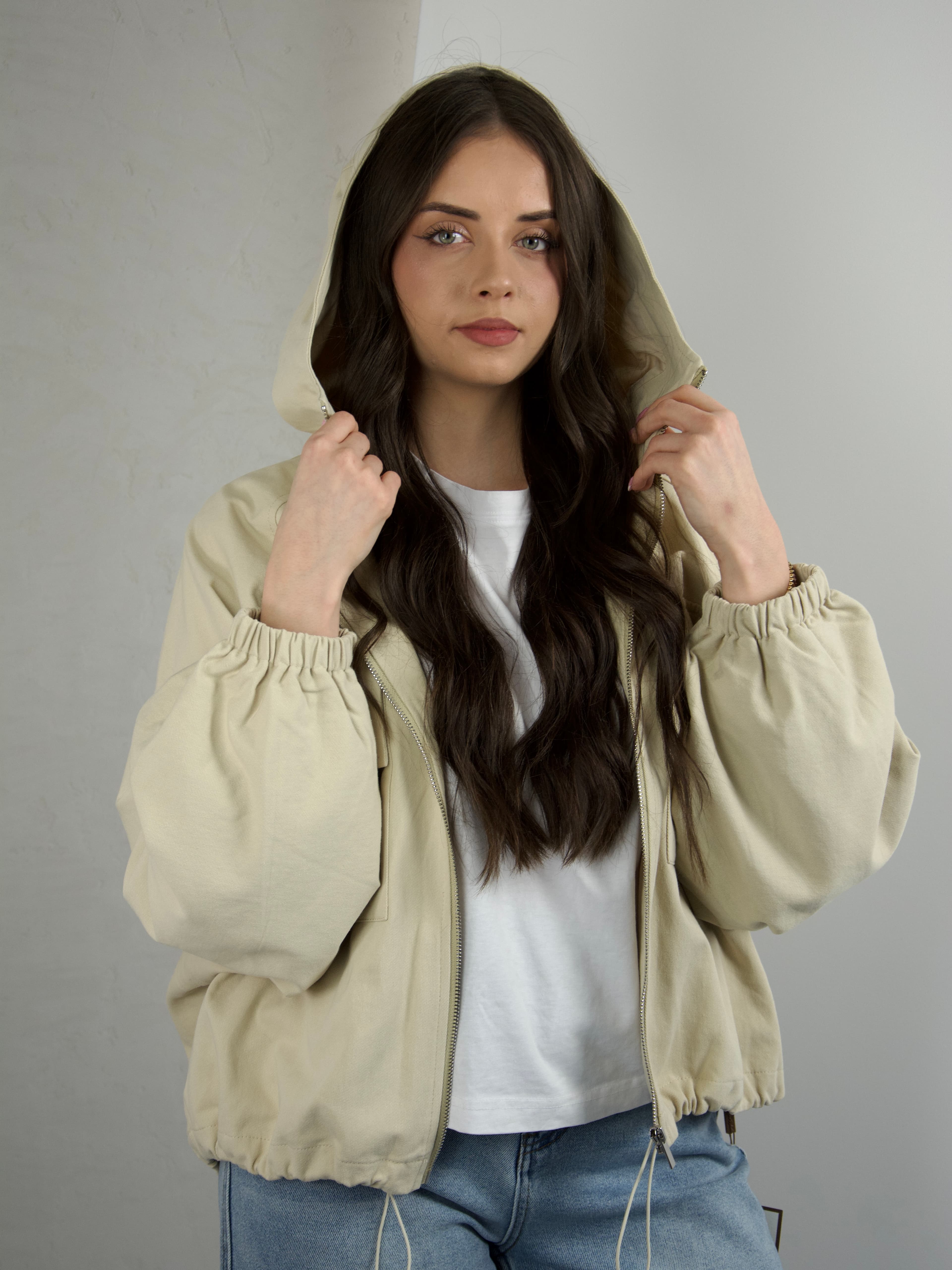 Kurtka bomberka z kapturem