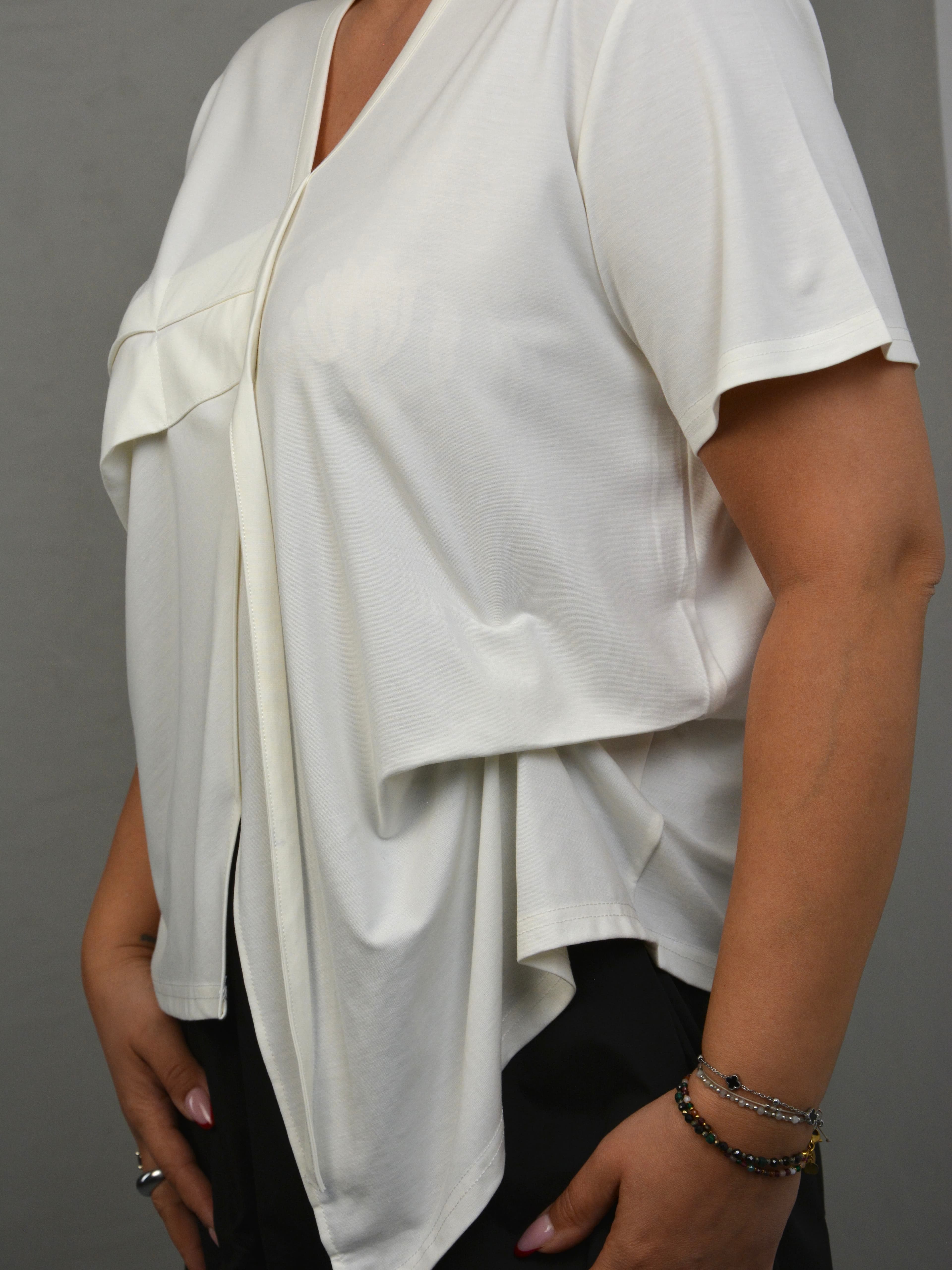 Bluzka z przeszyciami