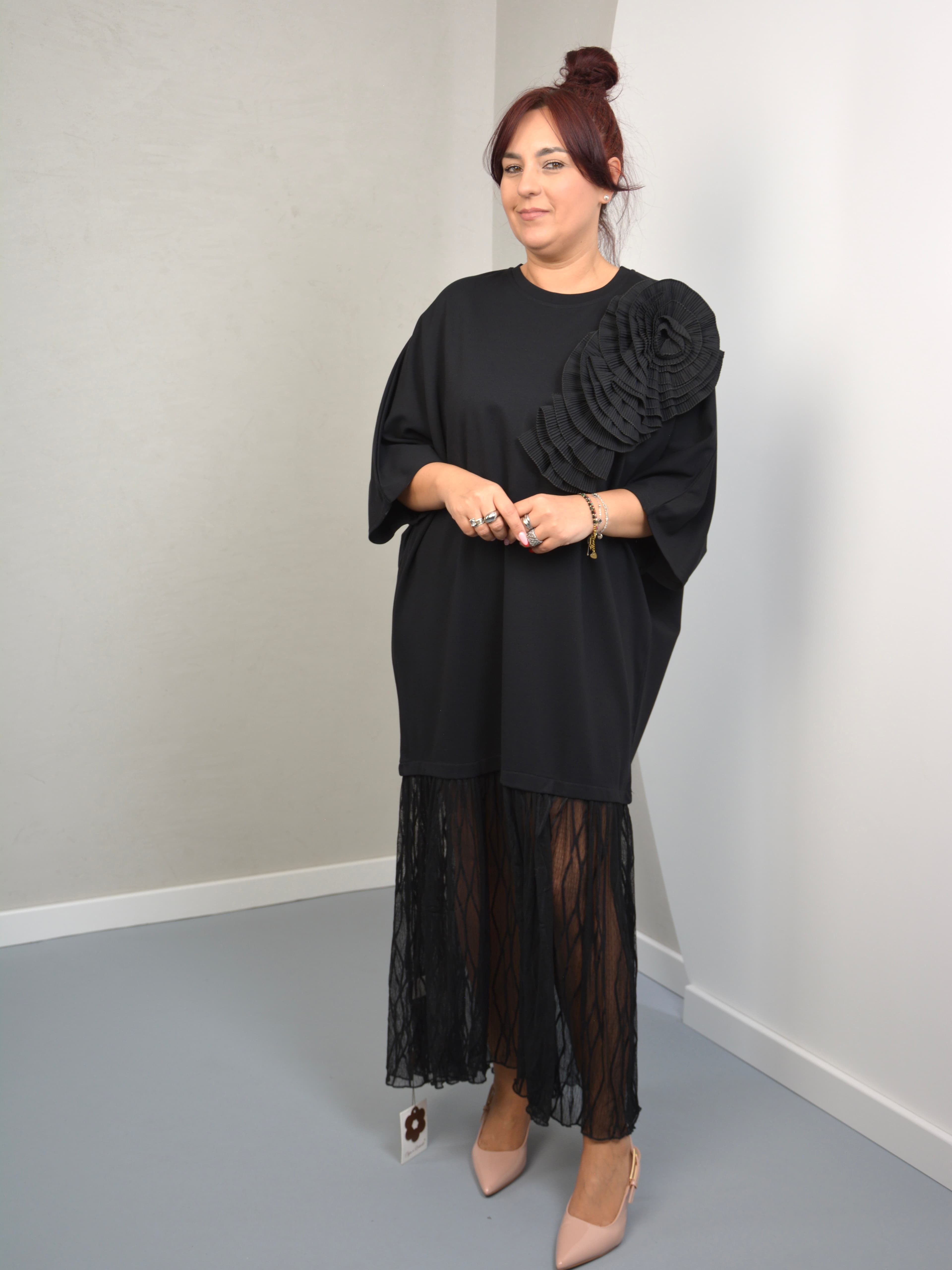 Sukienka z tiulem na dole