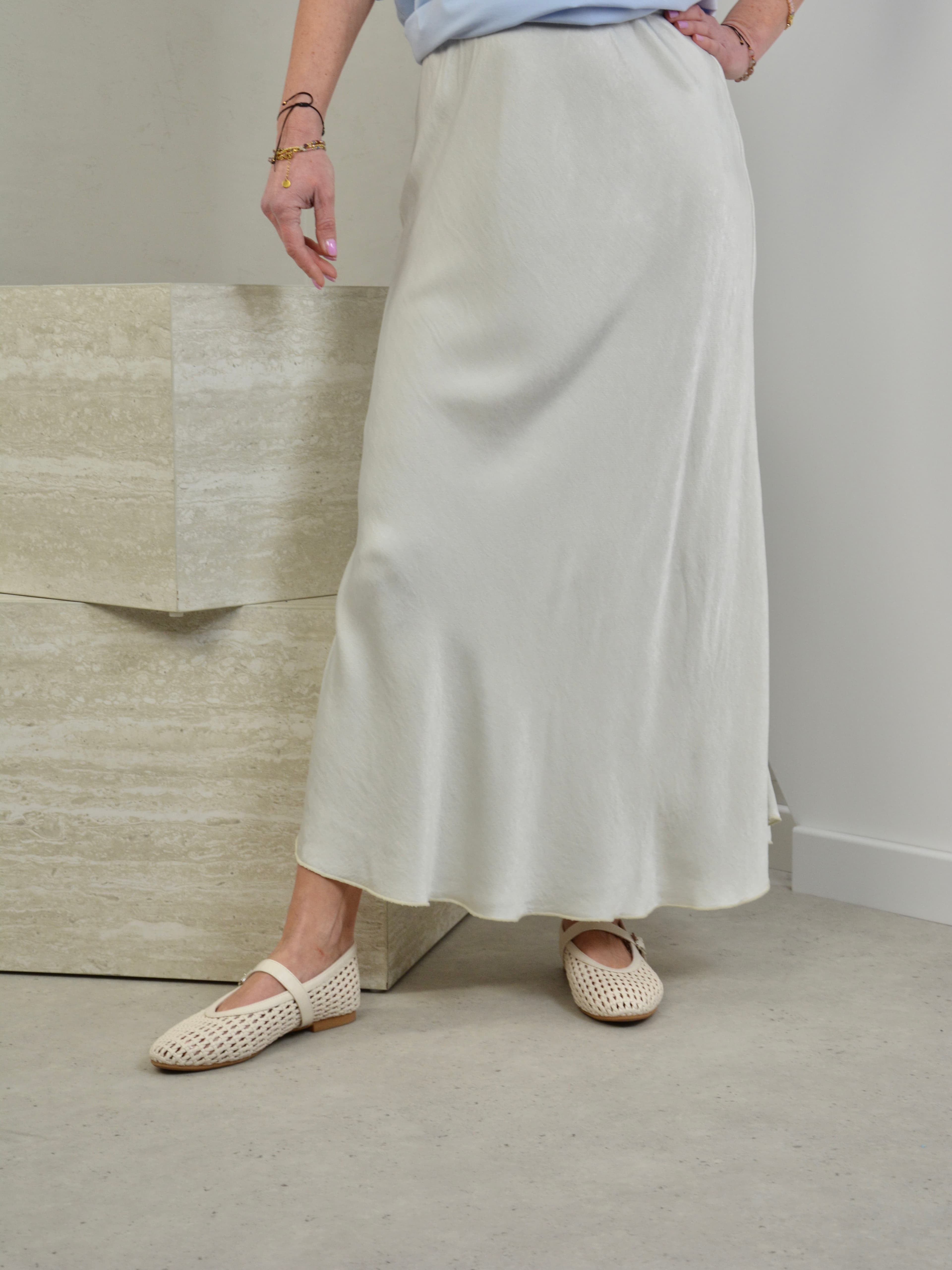 Spódnica satynowa klasyczna