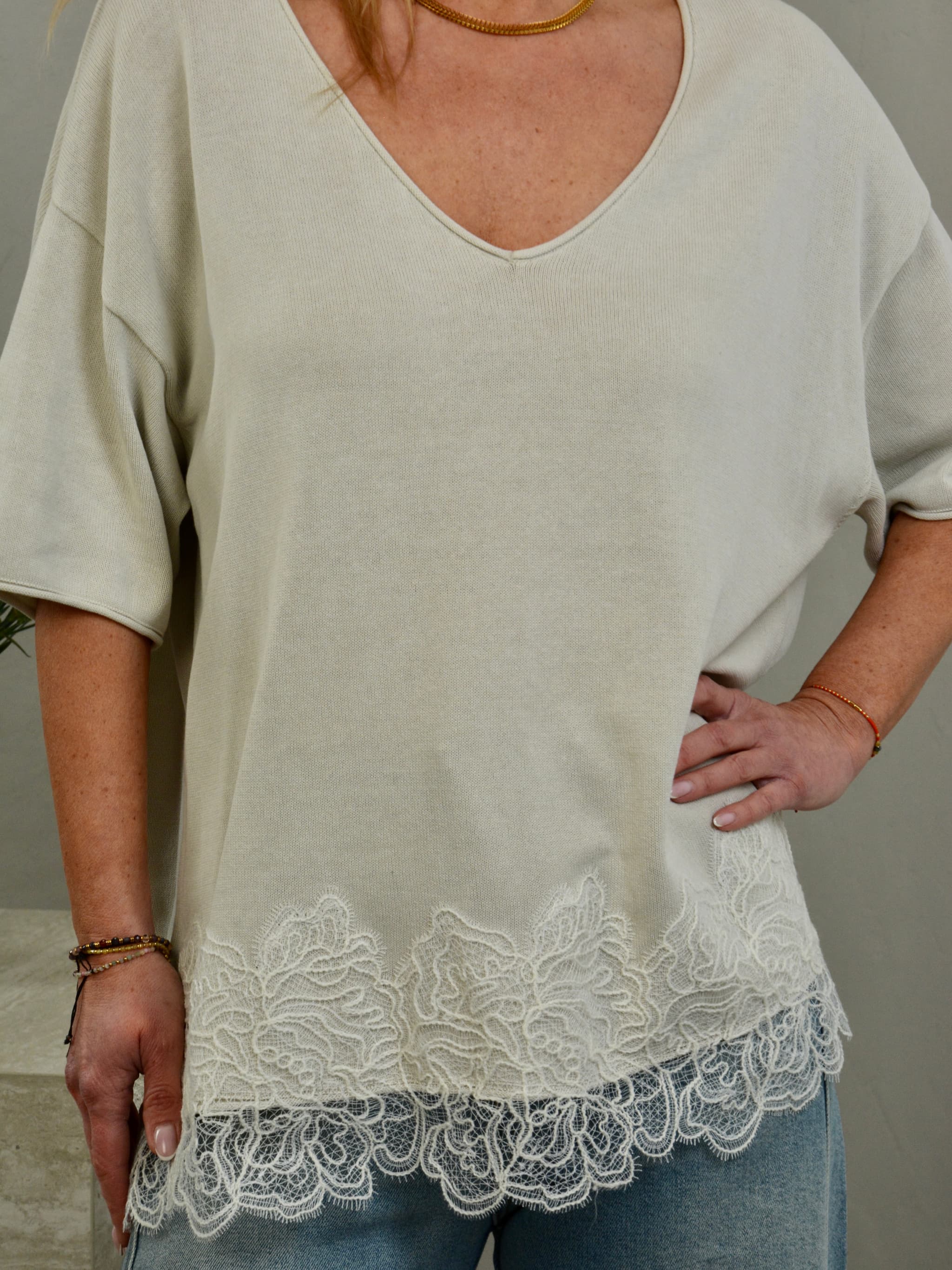 Sweterek letni MUMU 100% Cotton z koronką na dole