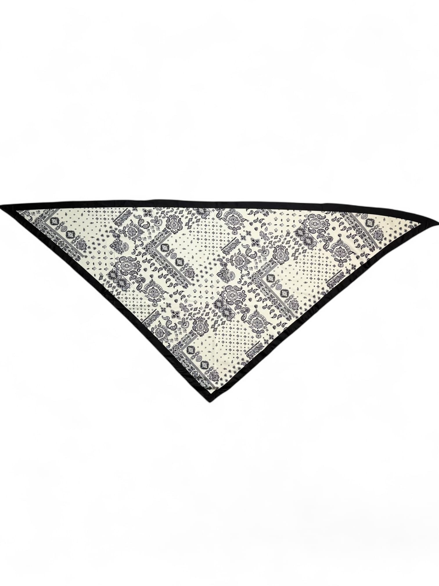 Gawroszka trójkątną z motywem bandana