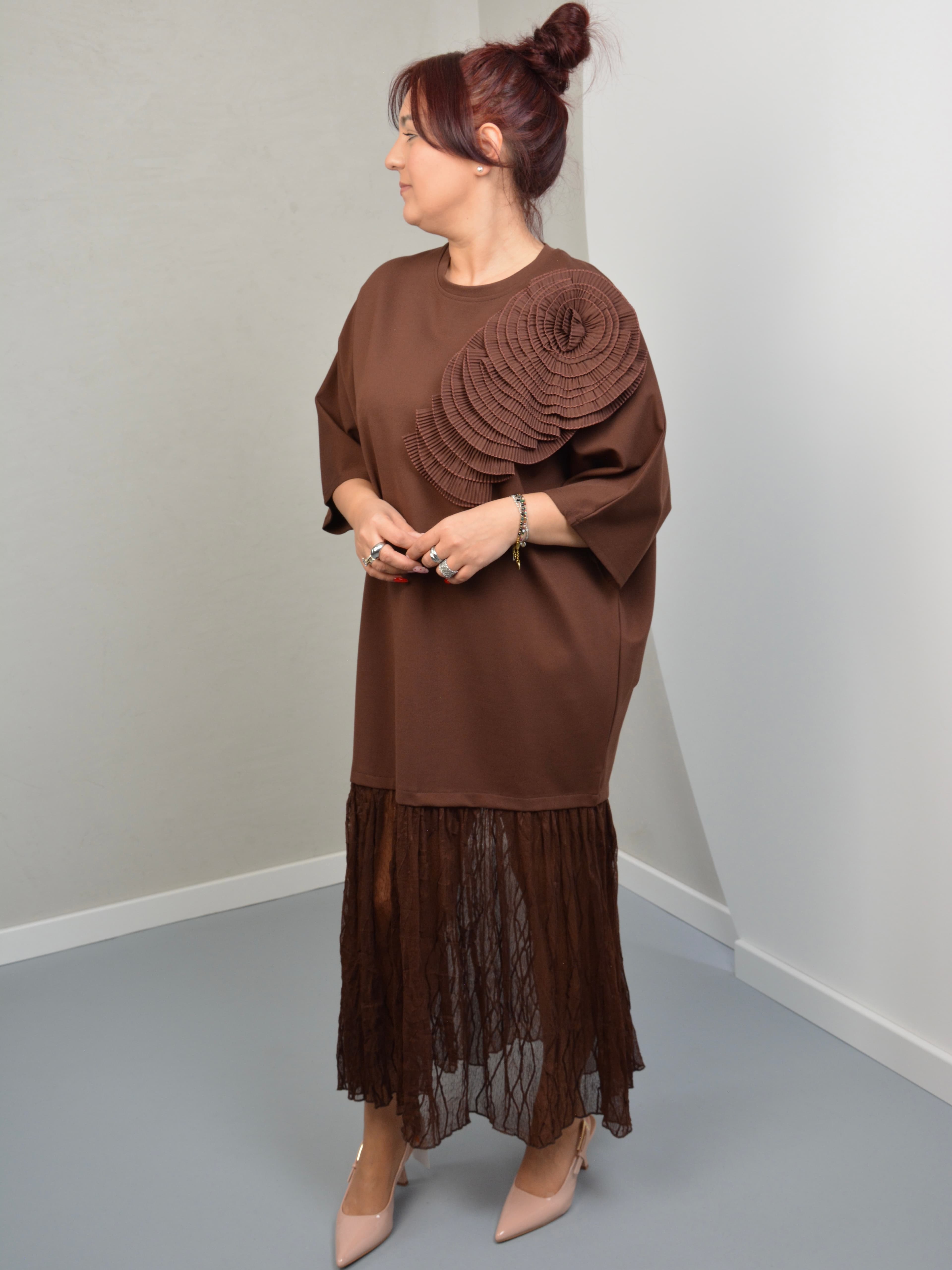 Sukienka z tiulem na dole