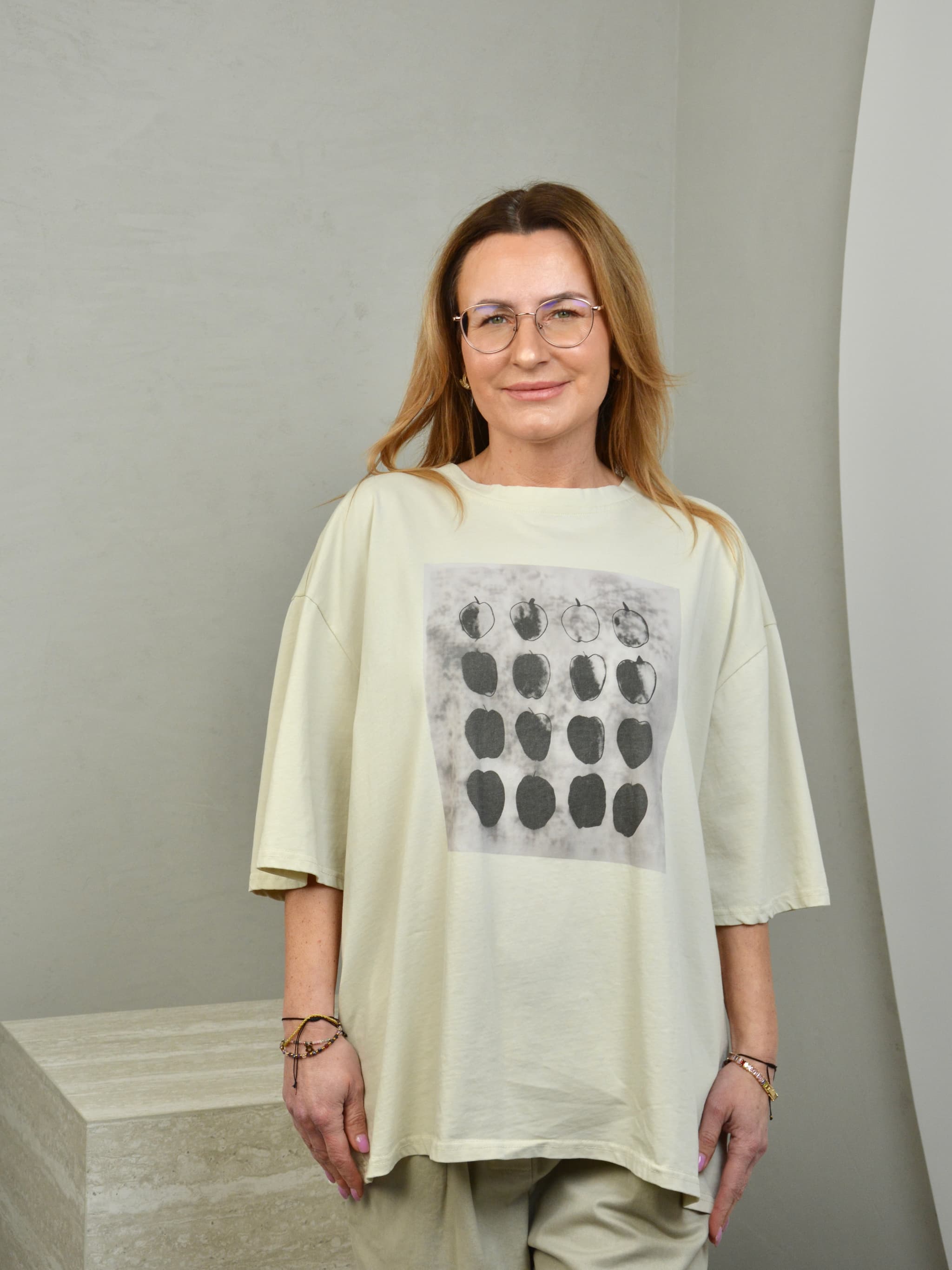 T-shirt z nadrukiem jabłko