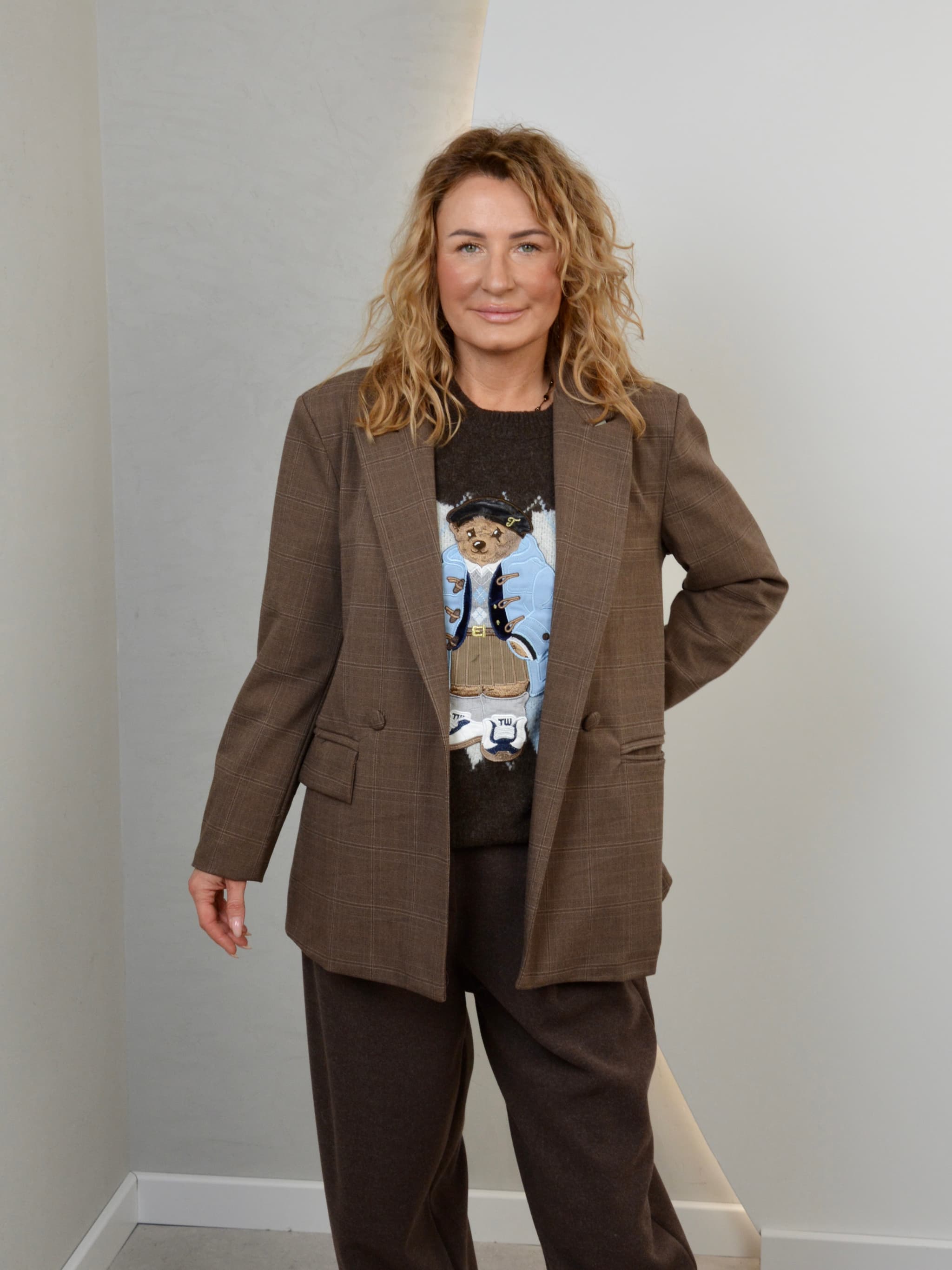 Sweter w paski z misiem