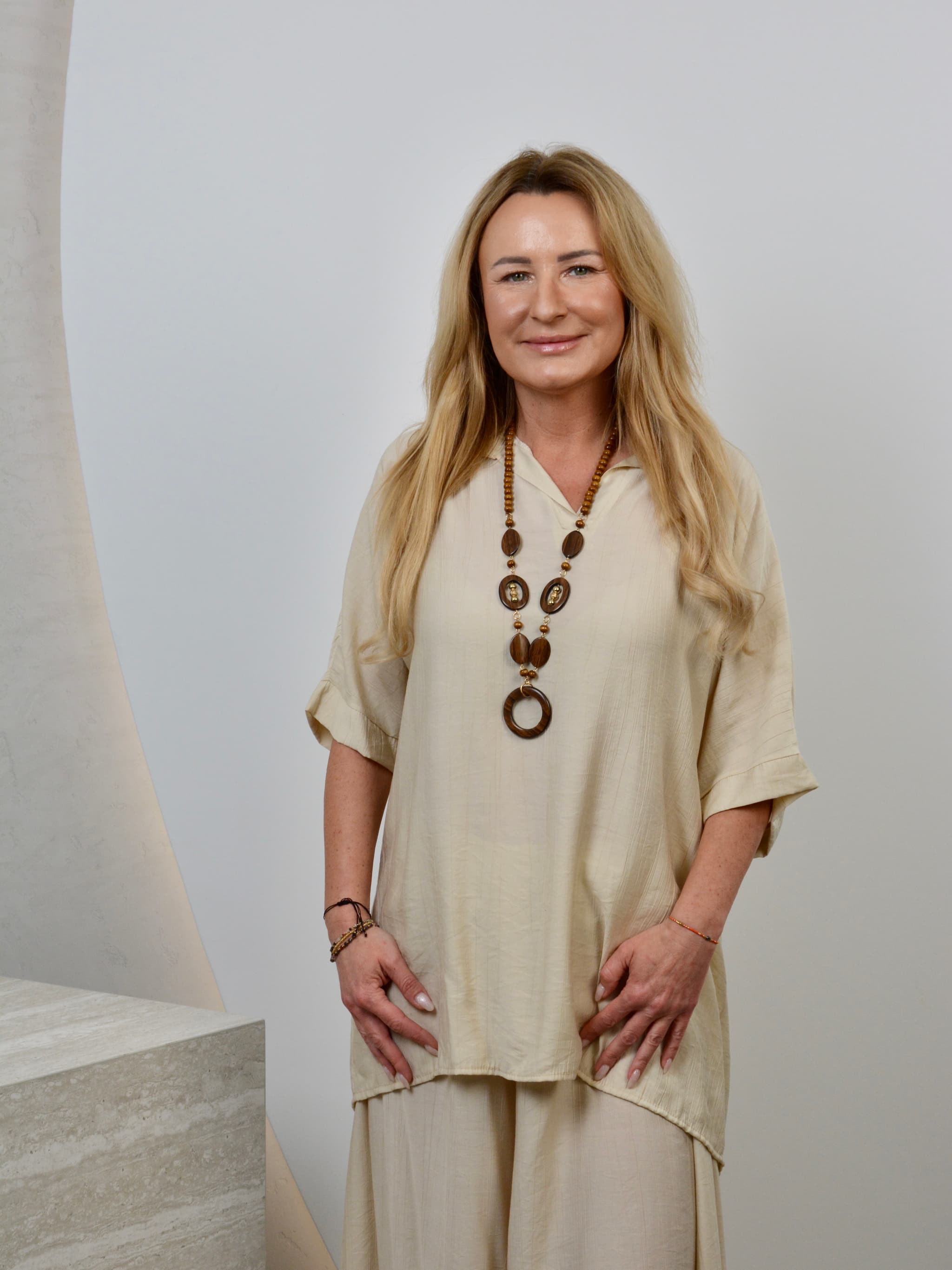 Bluzka wiskozowa z wisiorem