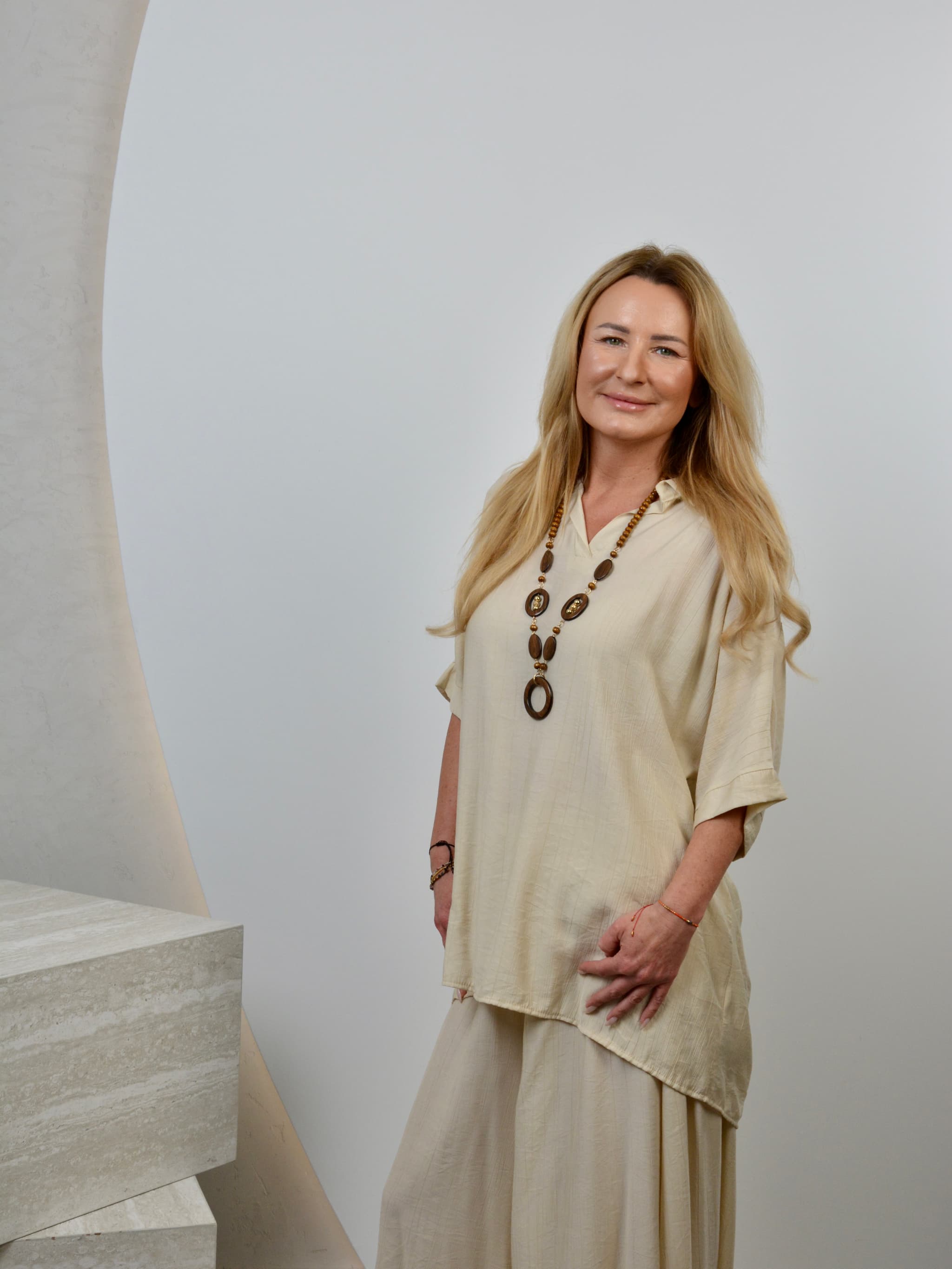 Bluzka wiskozowa z wisiorem