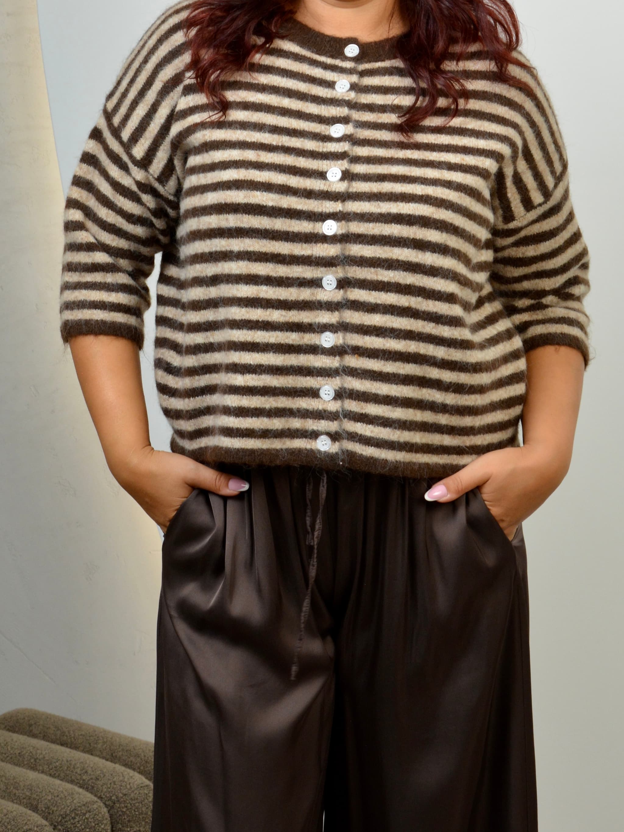Sweter rozpinany w paski
