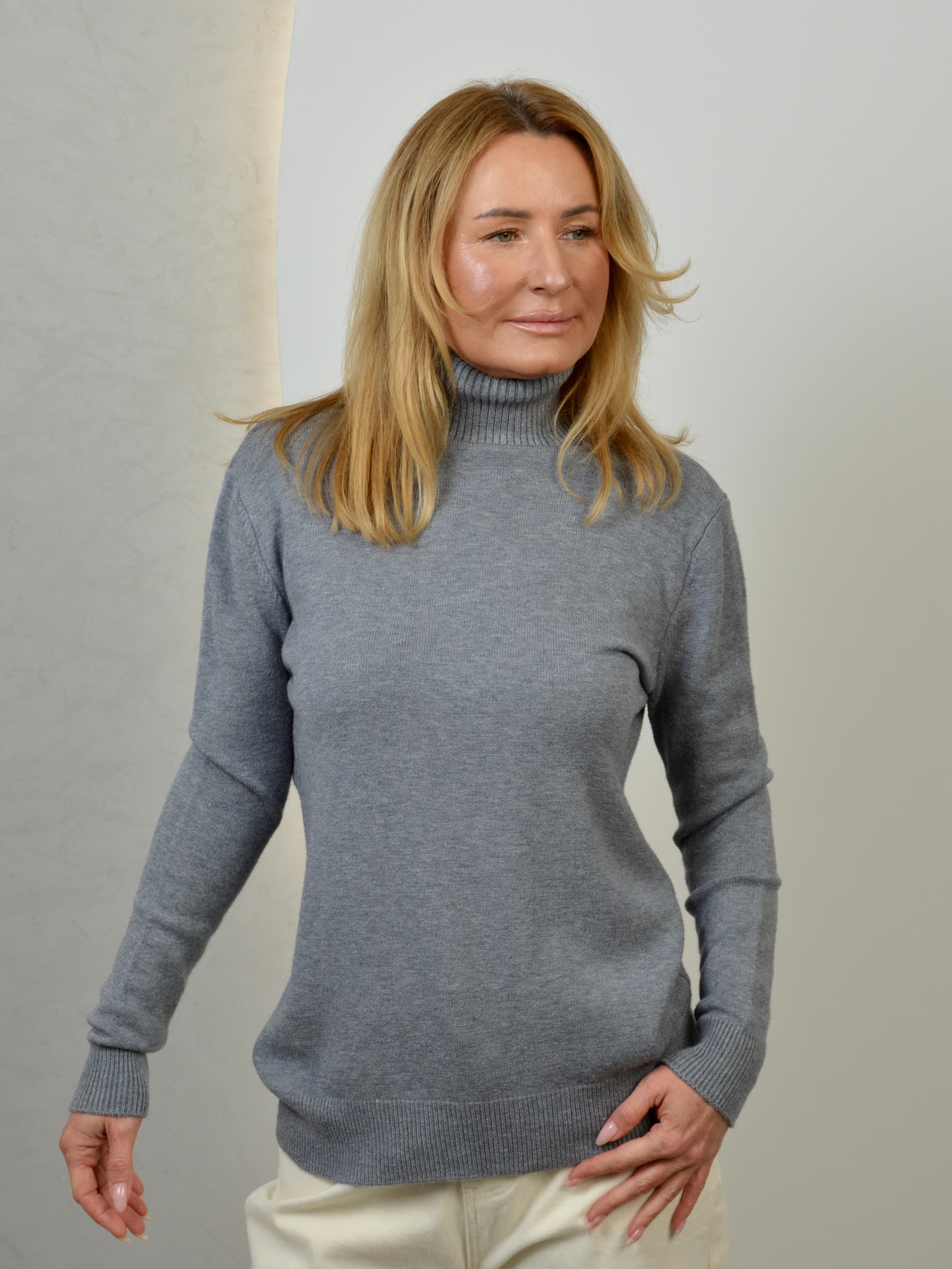 Sweter gładki golf