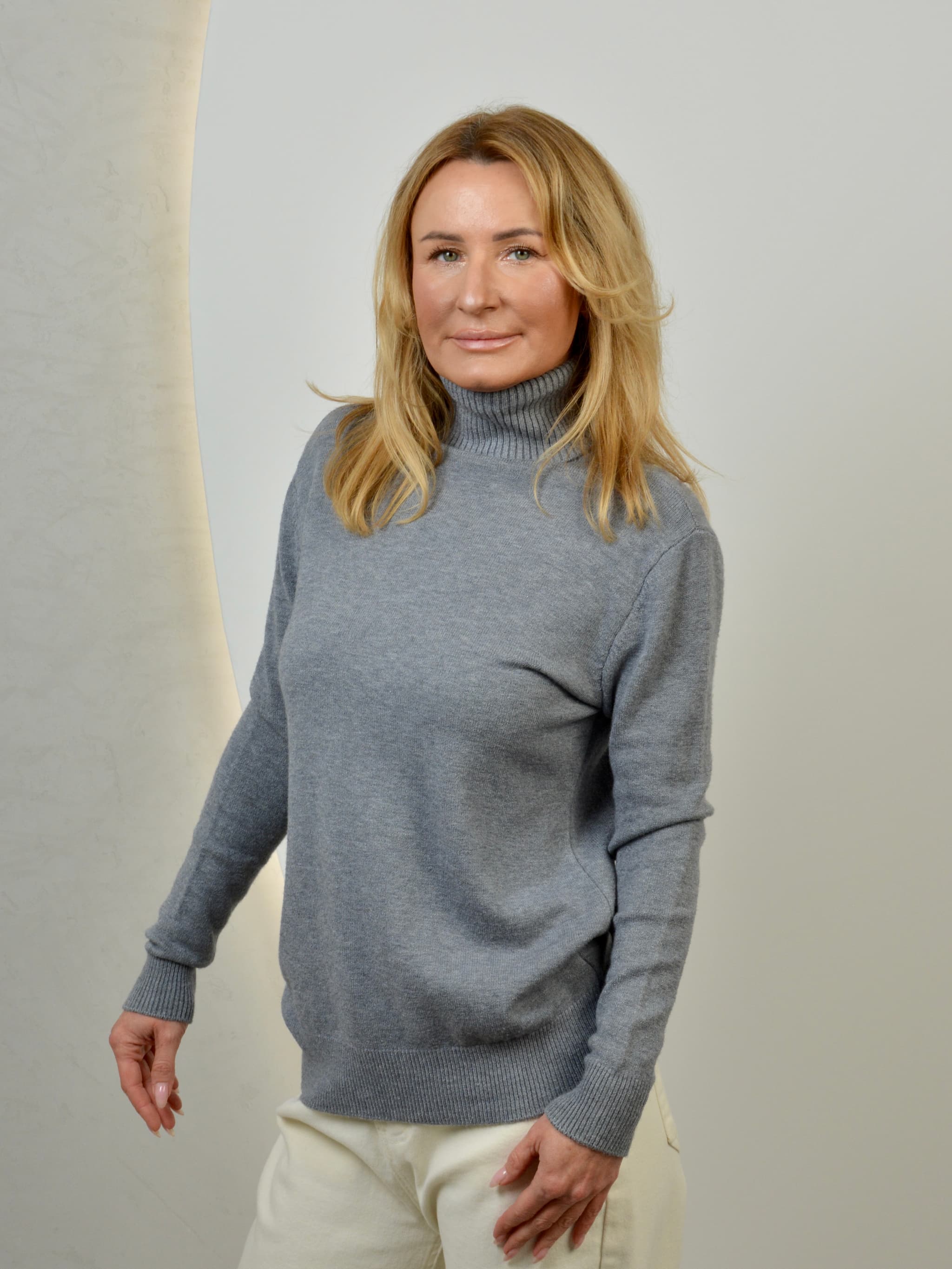 Sweter gładki golf