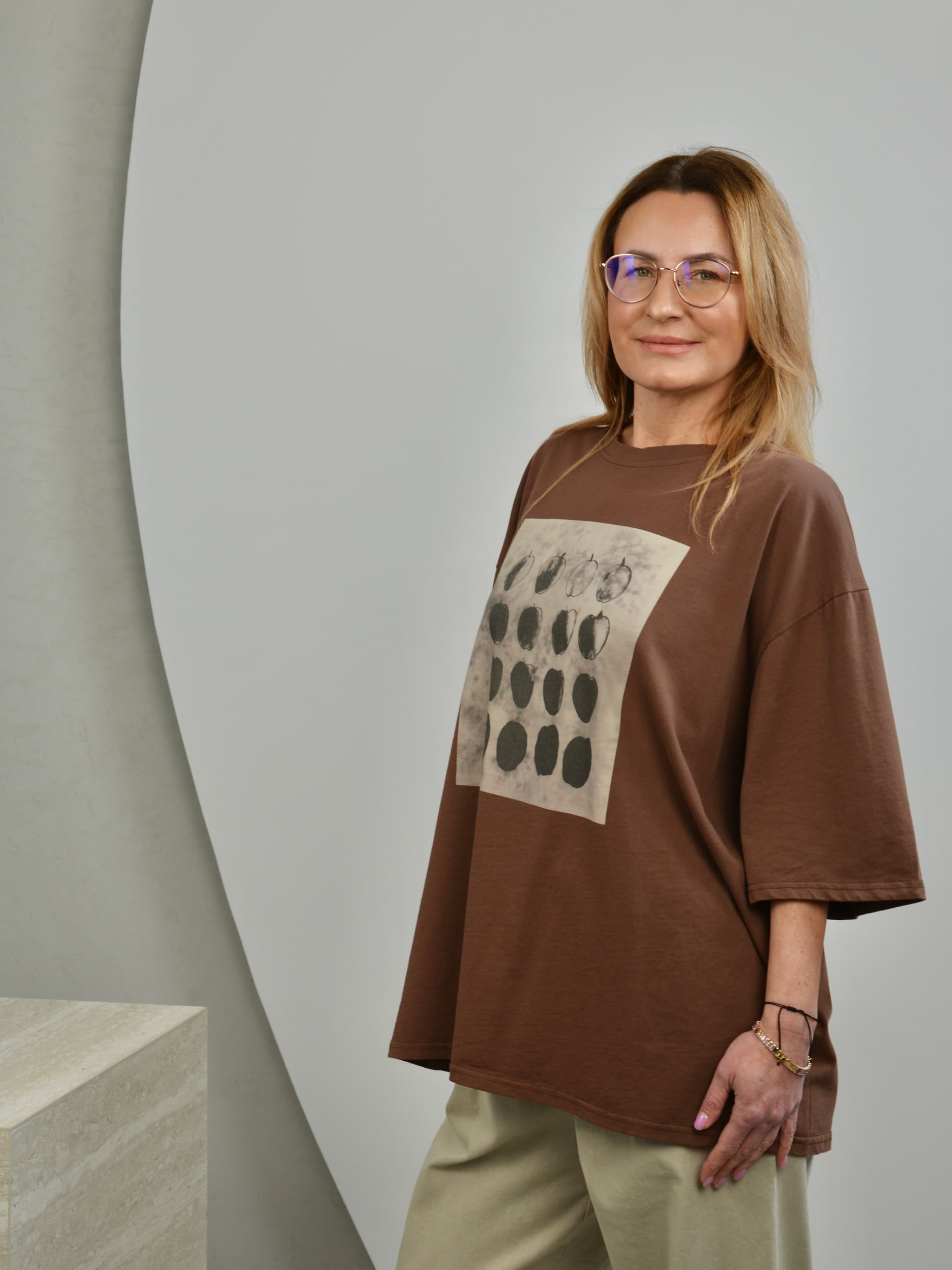 T-shirt z nadrukiem jabłko